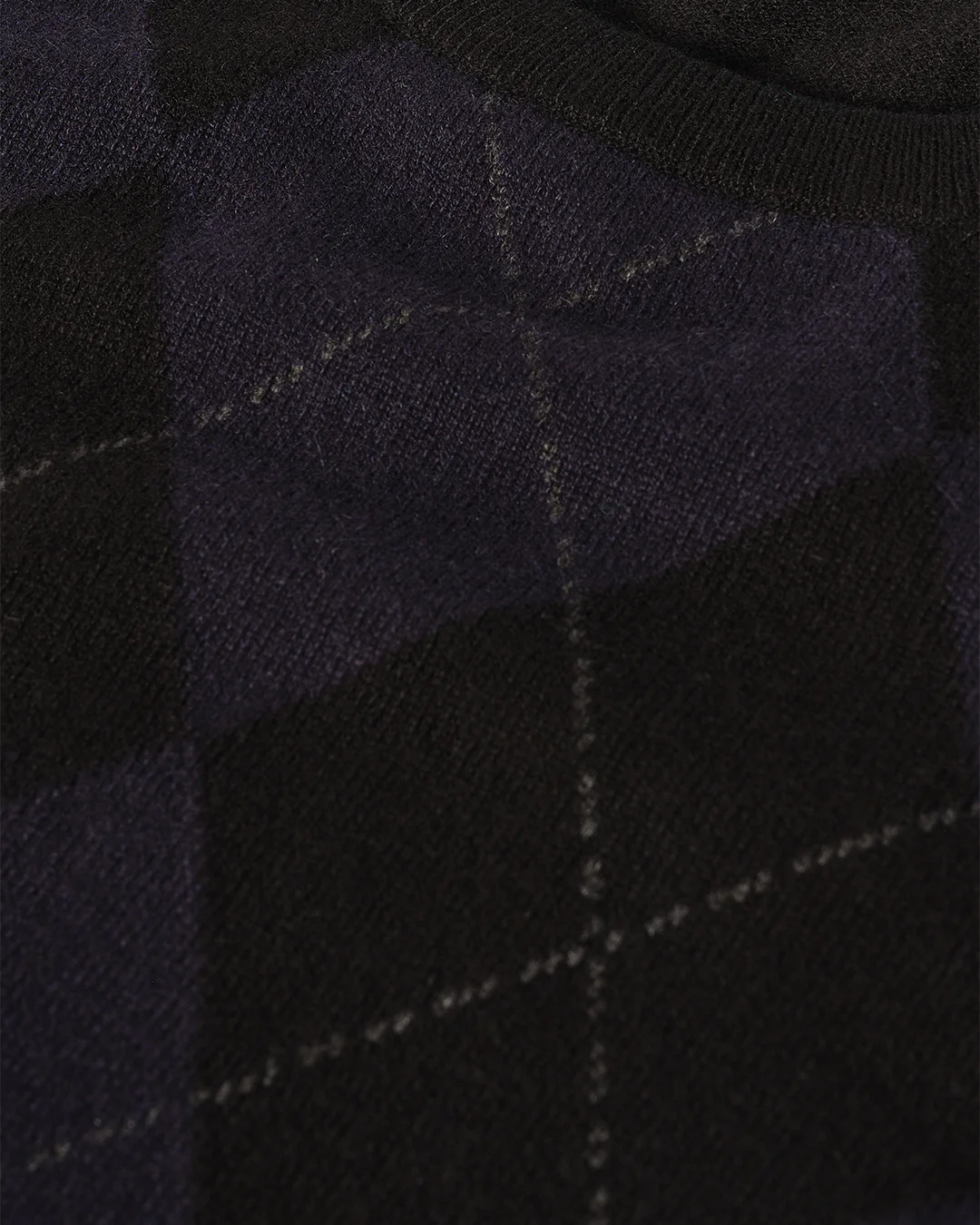Argyll Black Cashmere Jumper - Image 7