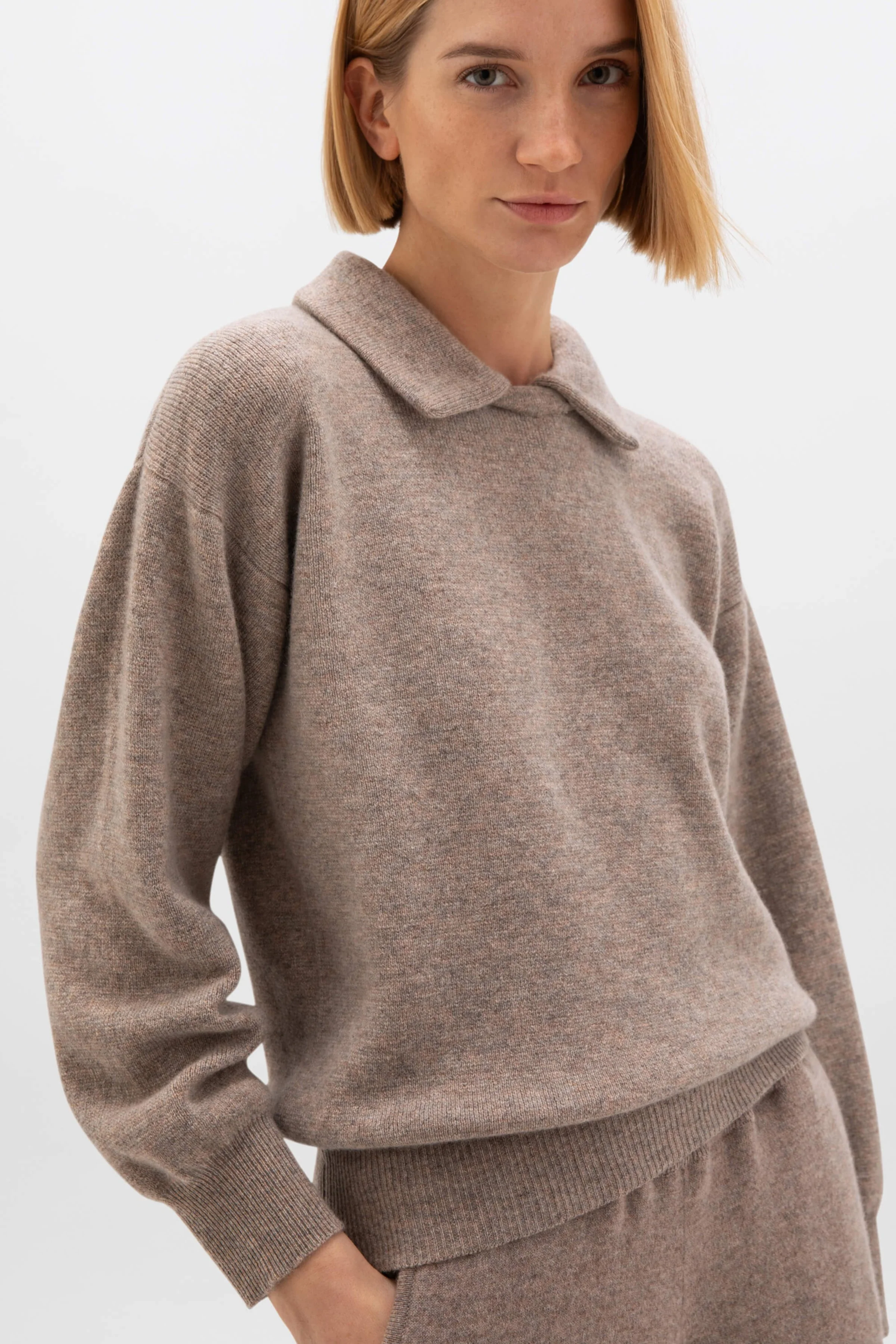 Reversible Collar Light Brown Cashmere Jumper