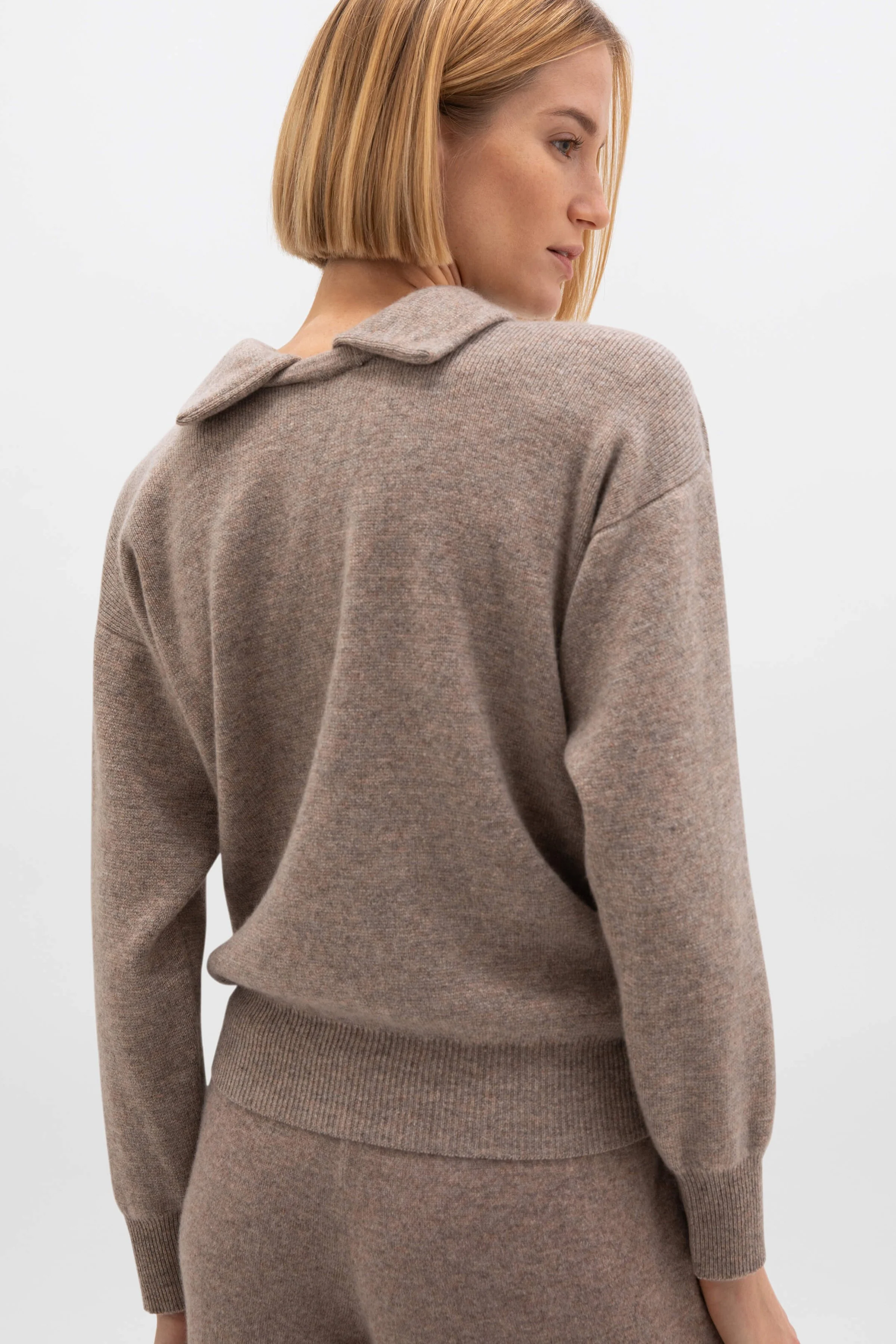 Reversible Collar Light Brown Cashmere Jumper - Image 3