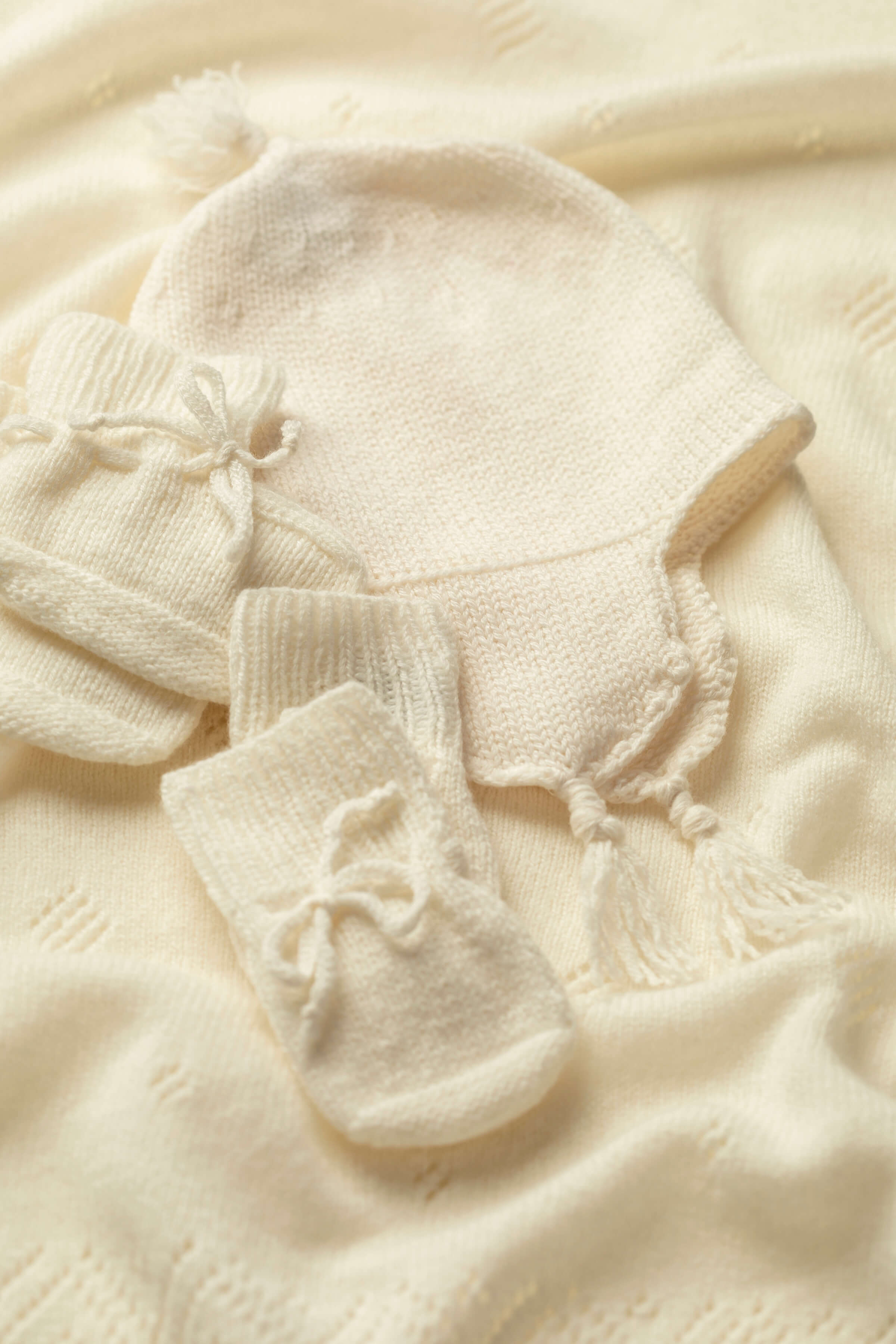 Baby's White Cashmere Gift Set - Image 3