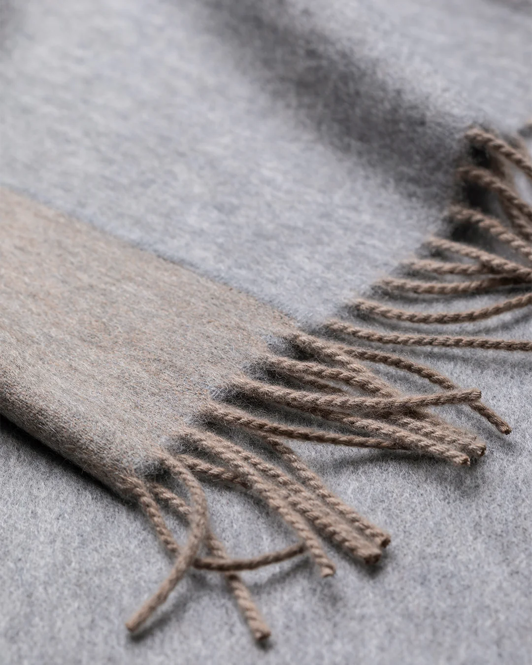 Bard Natural & Grey Cashmere Scarf - Image 2