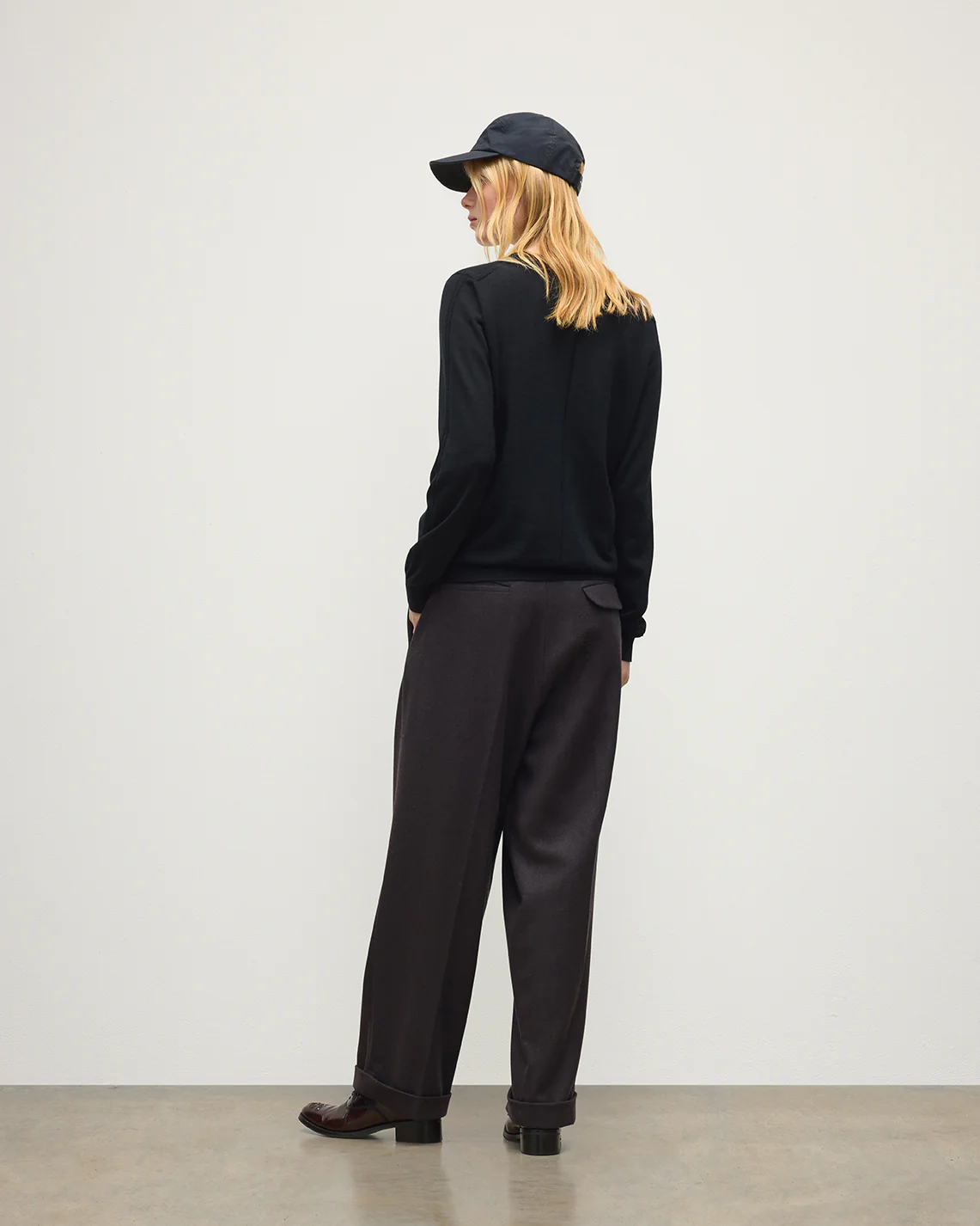 Beatrice Black Superfine Cashmere Jumper - Image 4