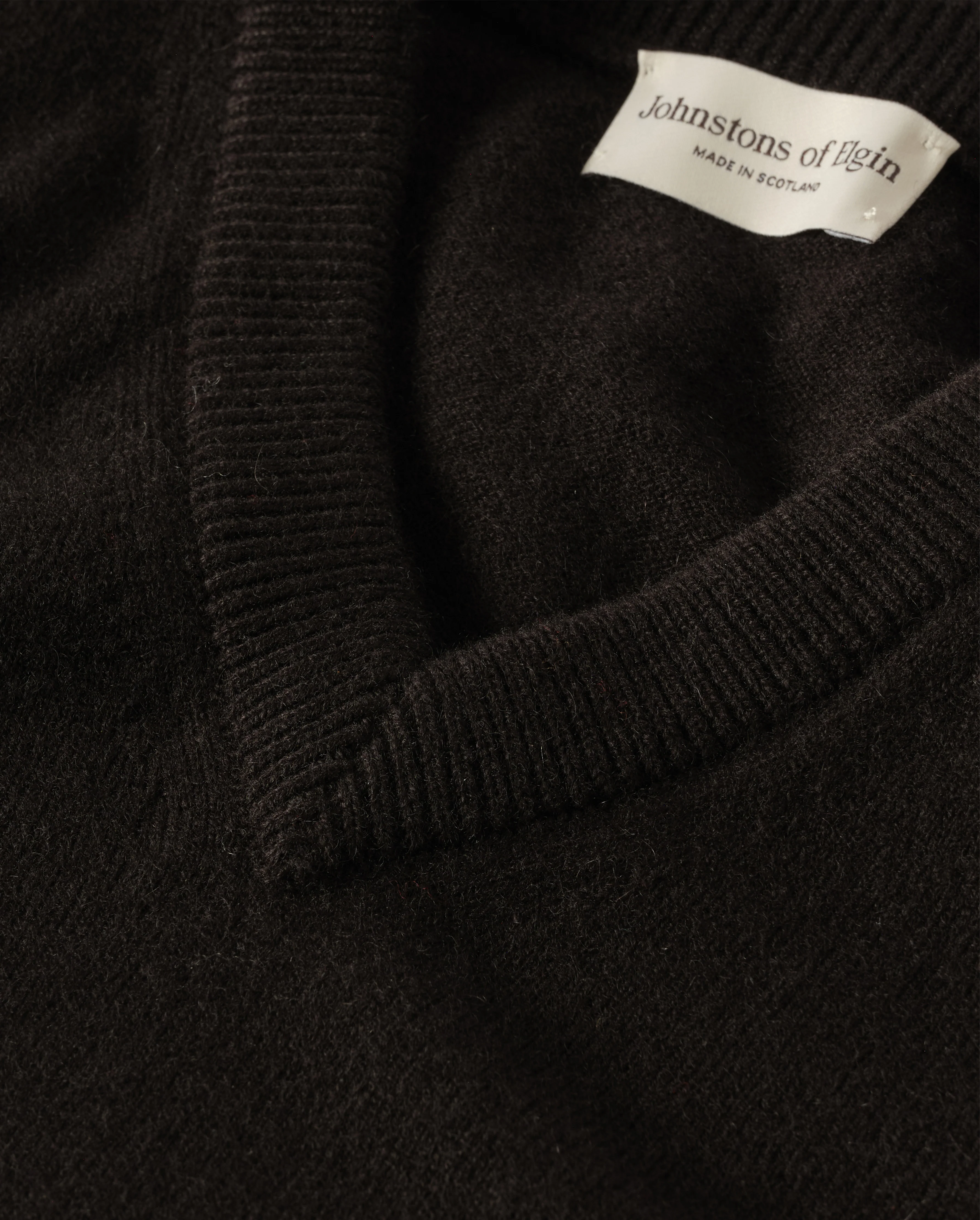 Rory Black Classic Cashmere V-Neck Jumper - Image 7