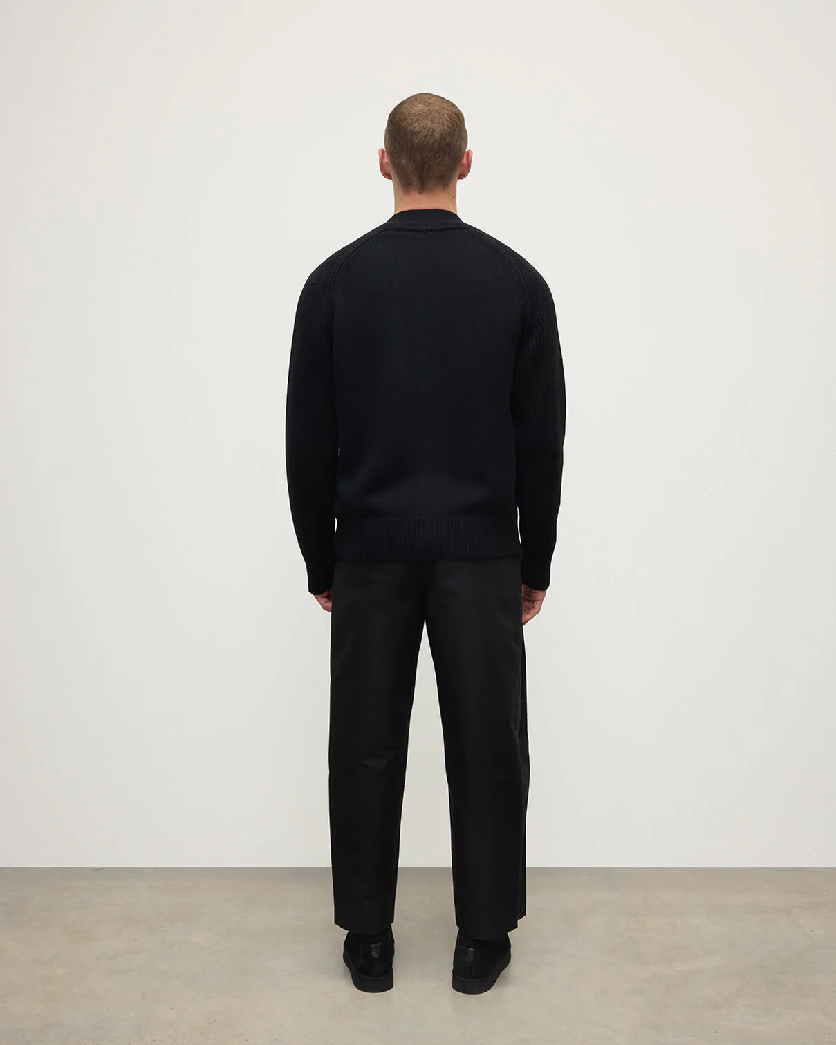 Ribbed Cashmere Black Cardigan - Image 4