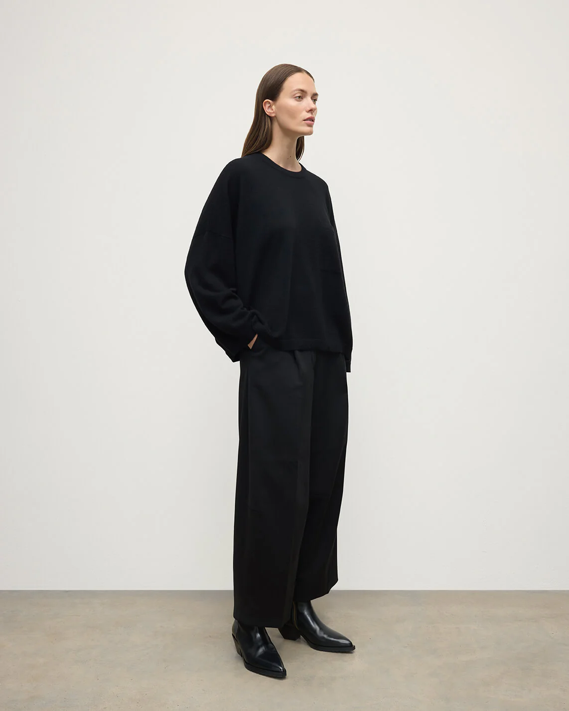 Gauzy Pocket Black Cashmere Jumper - Image 3