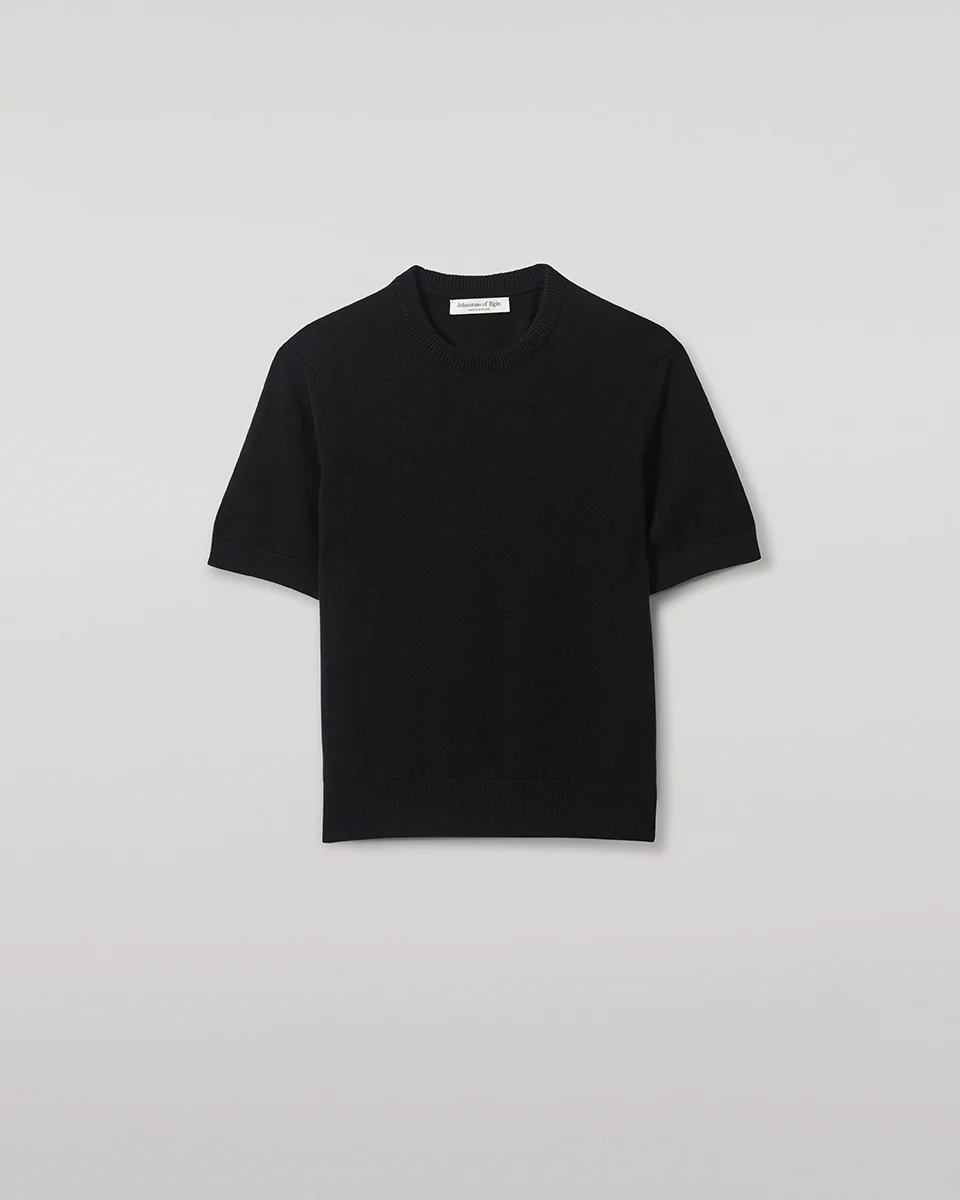 Classic Cashmere Black T-shirt - Image 2
