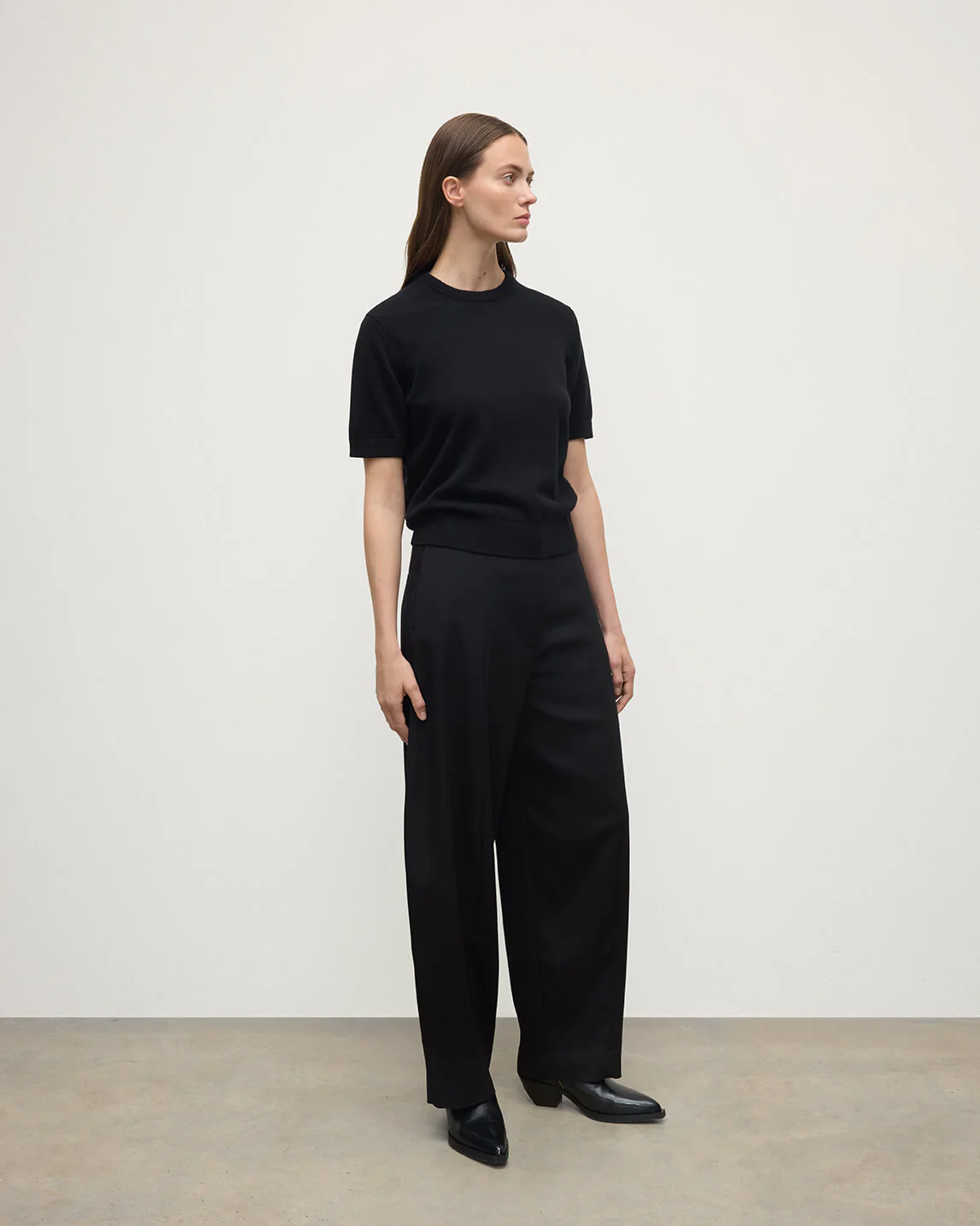 Classic Cashmere Black T-shirt - Image 3