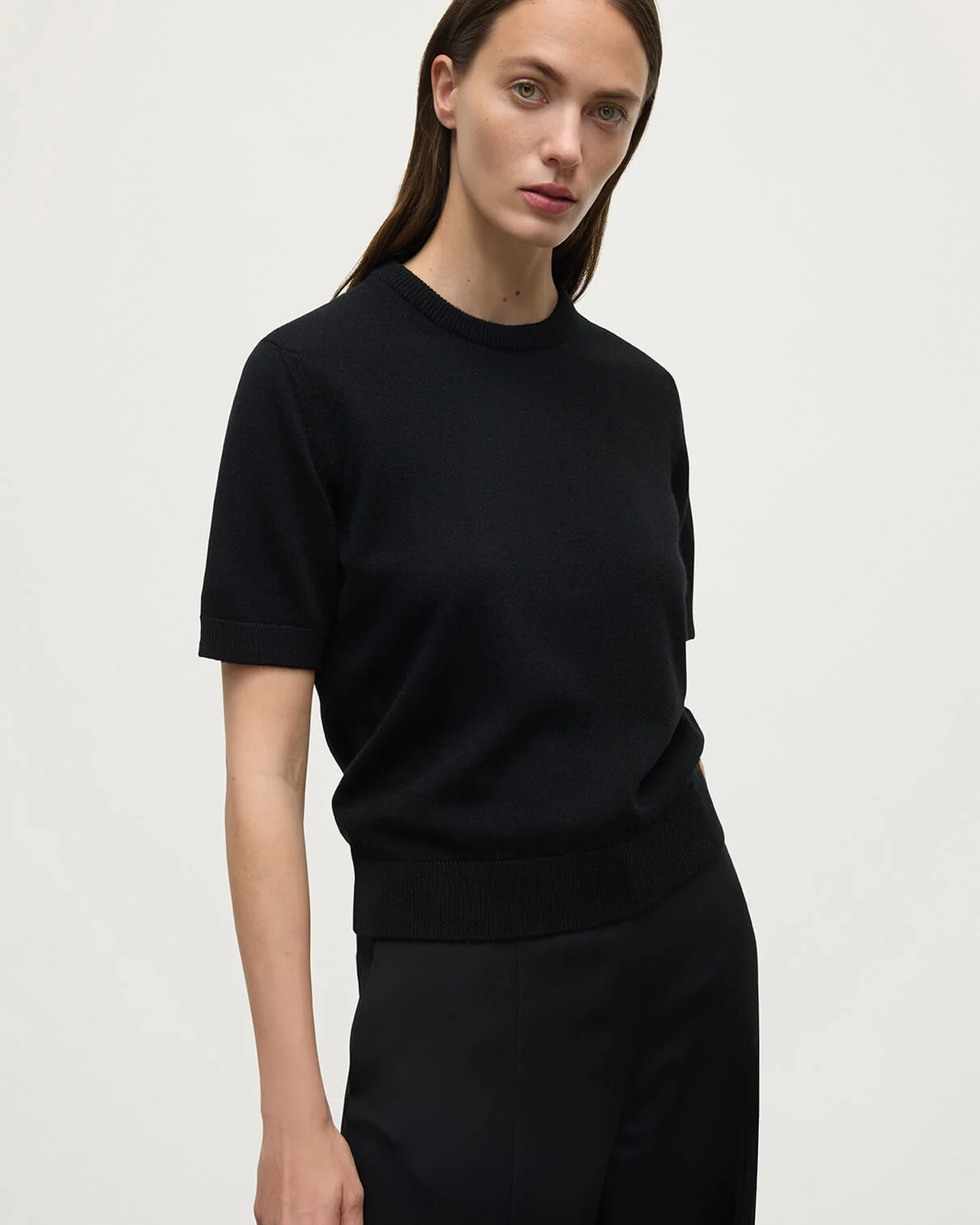 Classic Cashmere Black T-shirt - Image 5