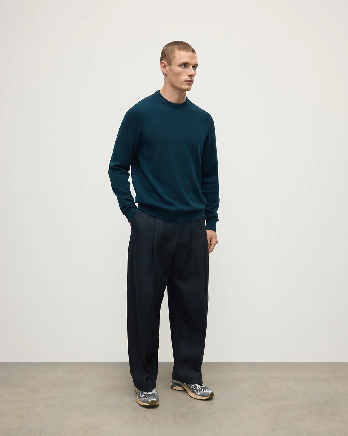Rory Bottle Green Classic Cashmere Crew Jumper - Image 3