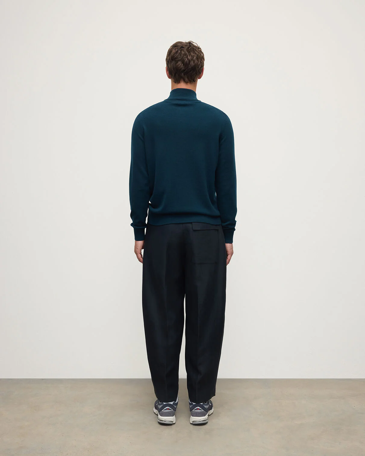 Classic Cashmere Dark Green Zip Neck Jumper - Image 4