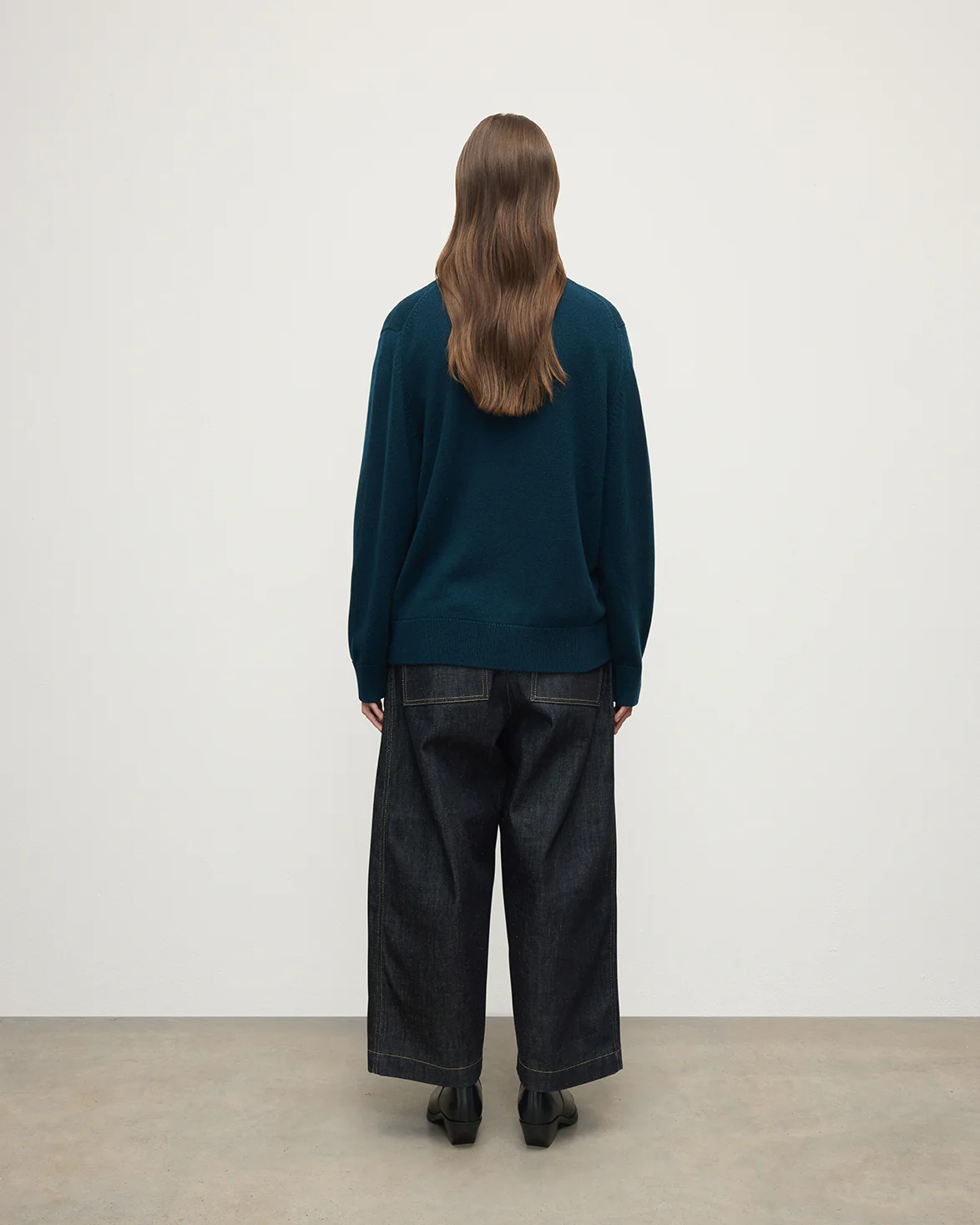 Boyfriend-Fit Dark Green Cashmere Cardigan - Image 4