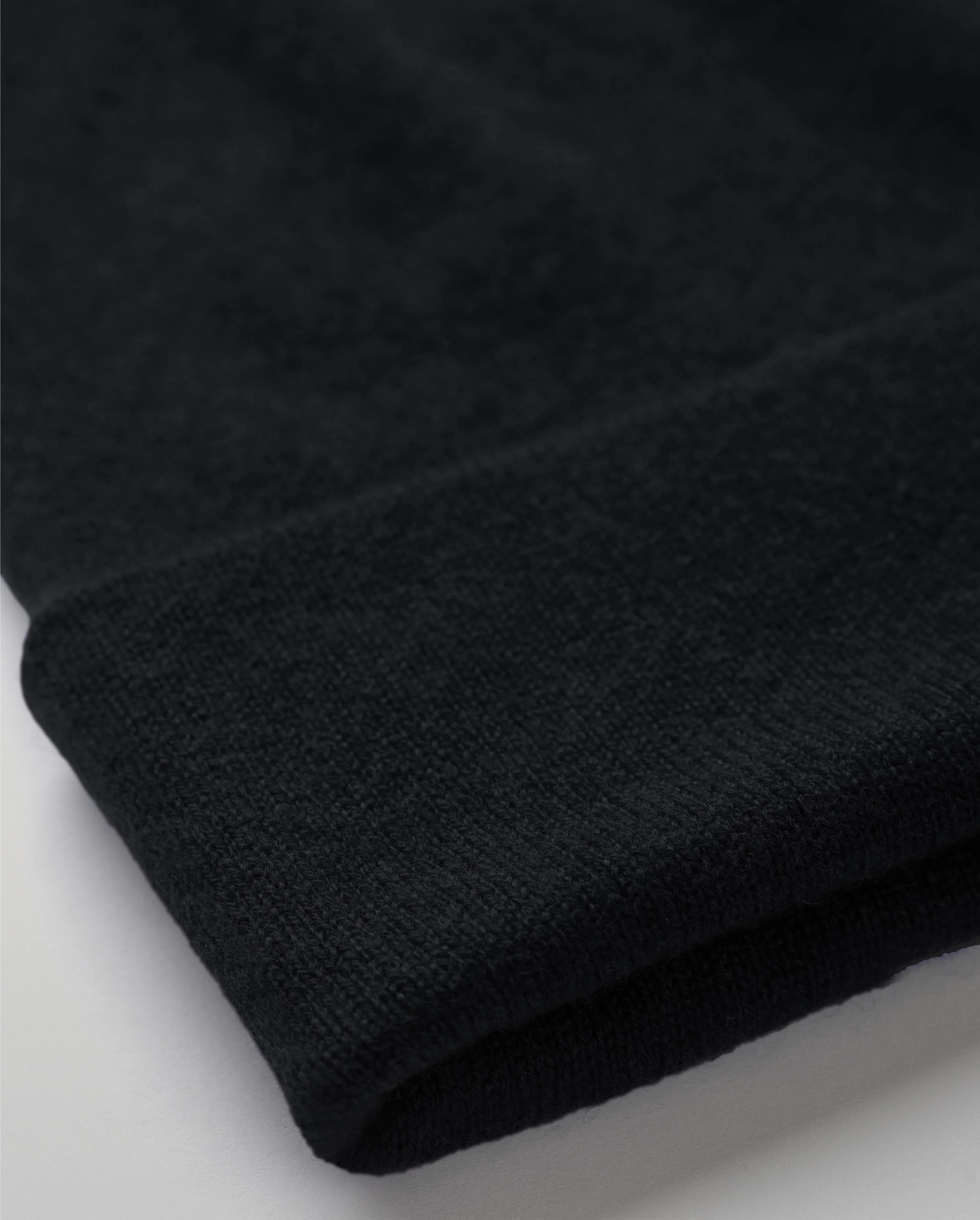 Braemar Black Cashmere Beanie - Image 2
