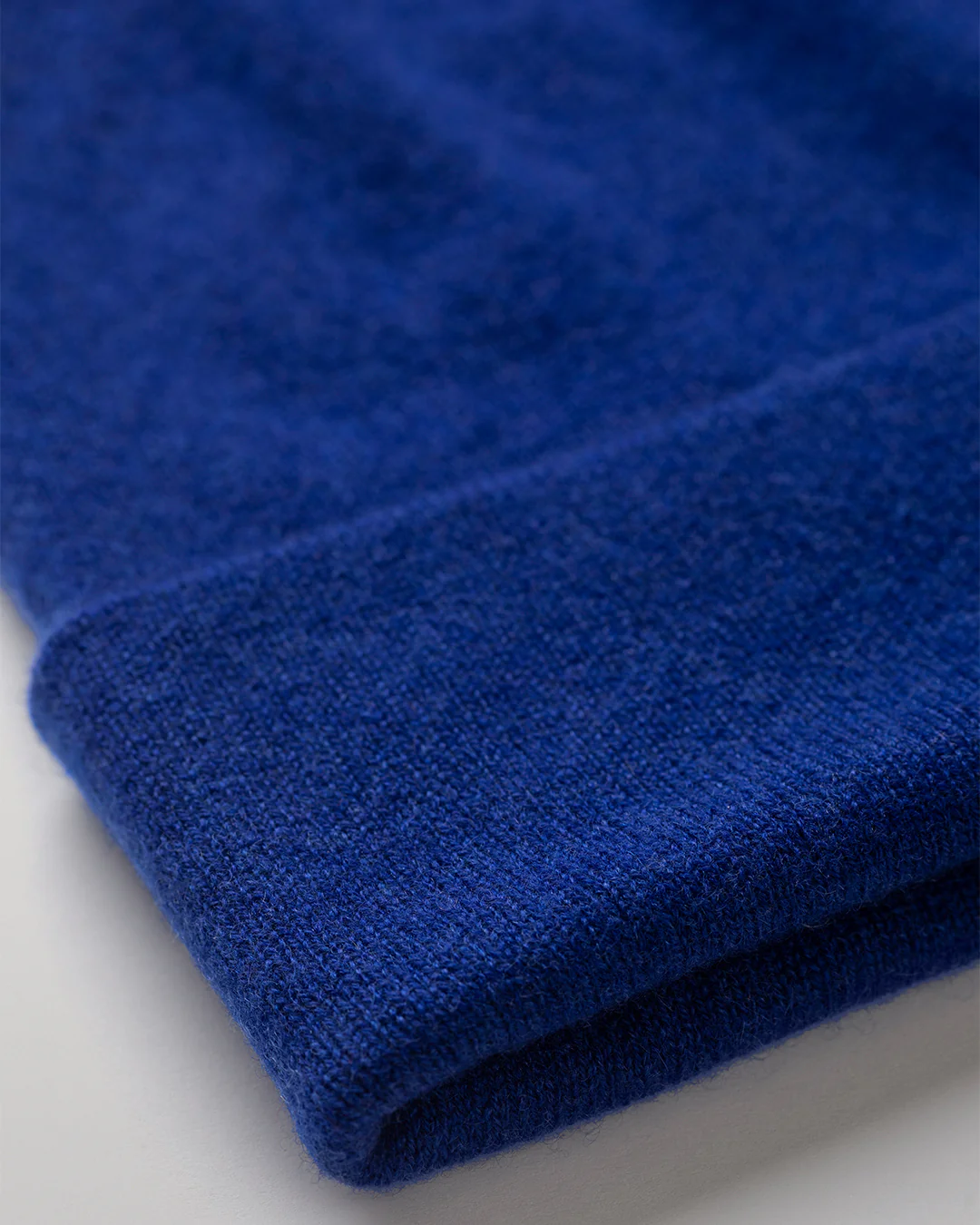 Braemar Blue Cashmere Beanie - Image 2