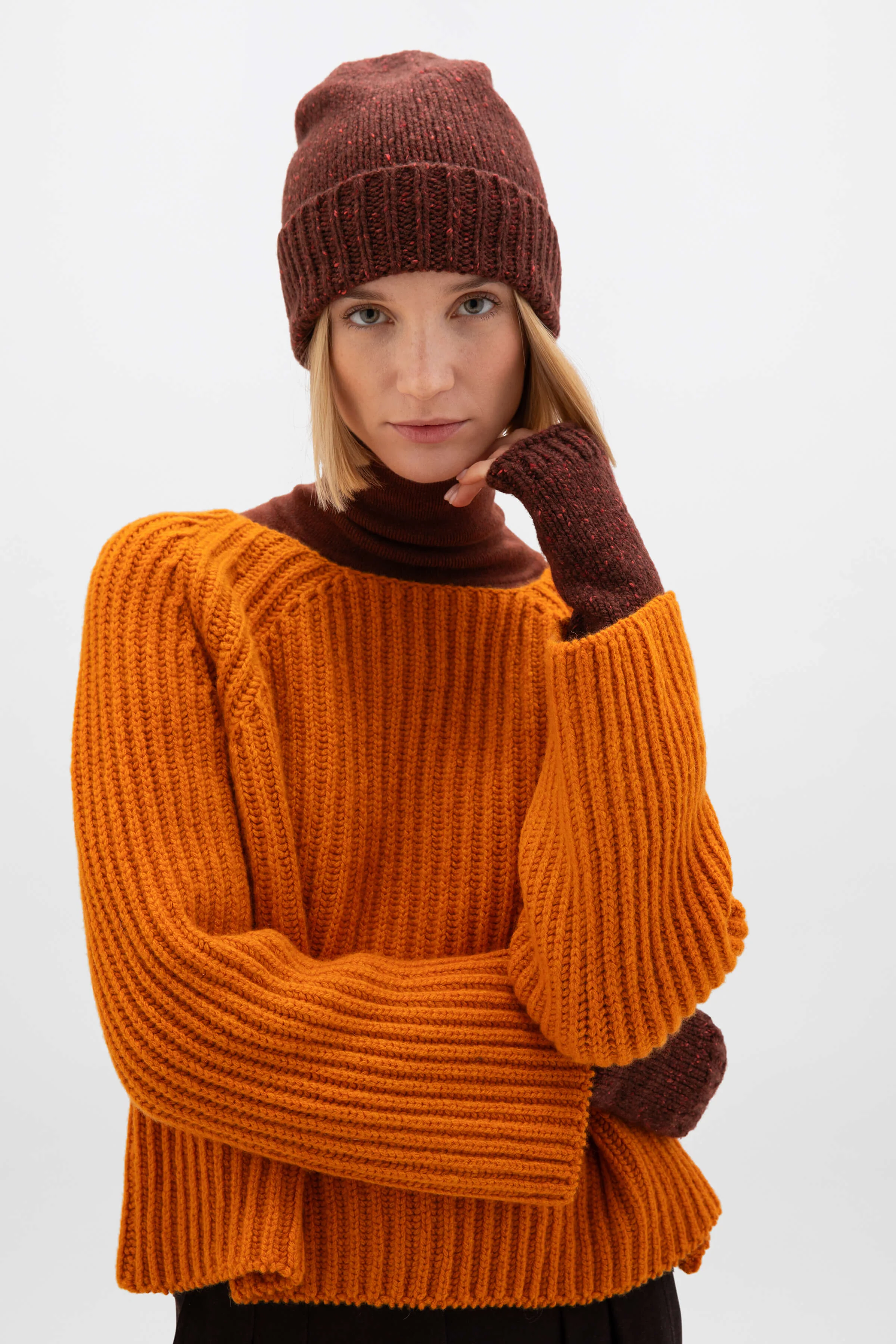 Cropped Ribbed Orange Cashmere Jumper - Image 10