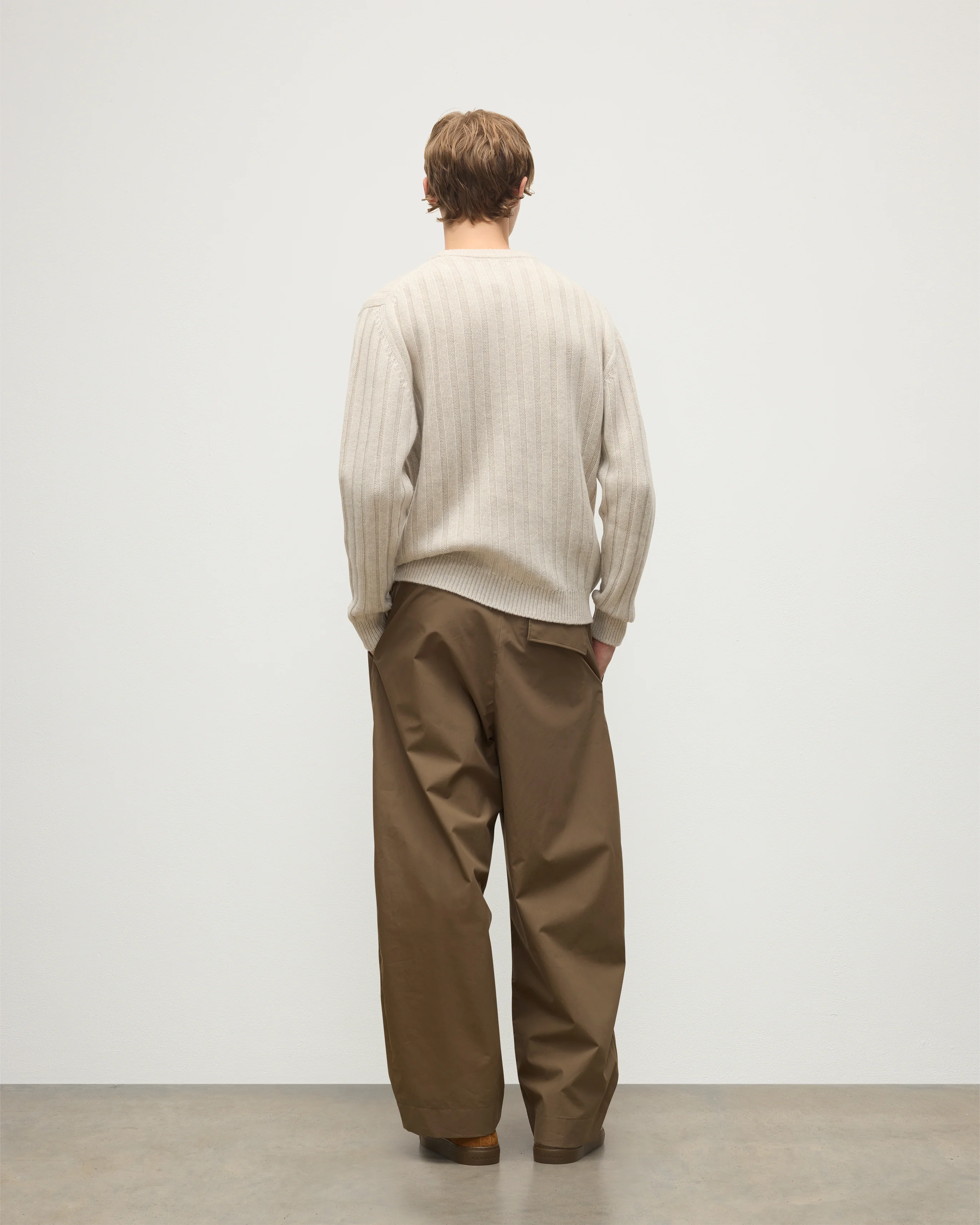 Calder Natural Cable Cashmere Jumper - Image 4