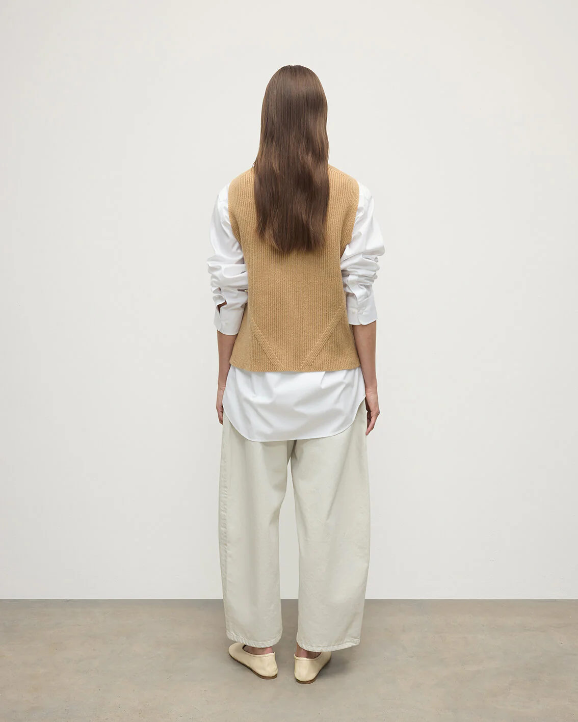 Sleeveless Camel Cashmere Tank Top - Image 4