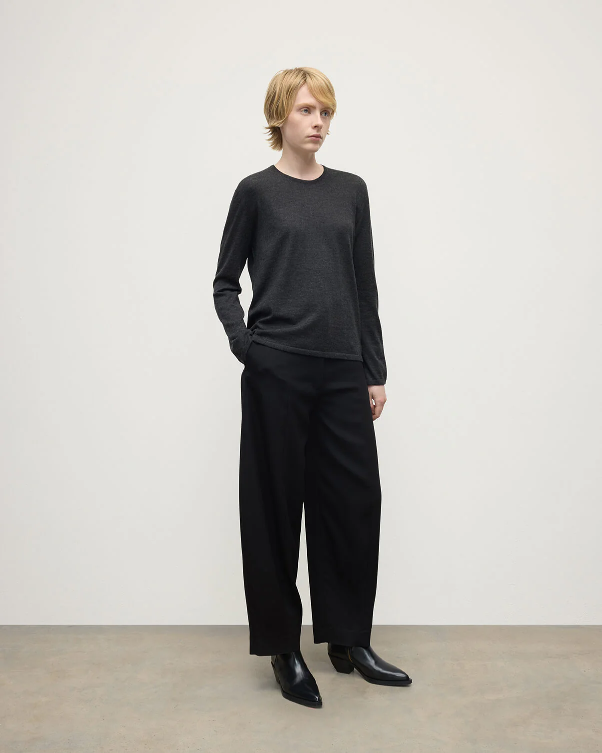 Superfine Cashmere Charcoal Jumper - Image 3