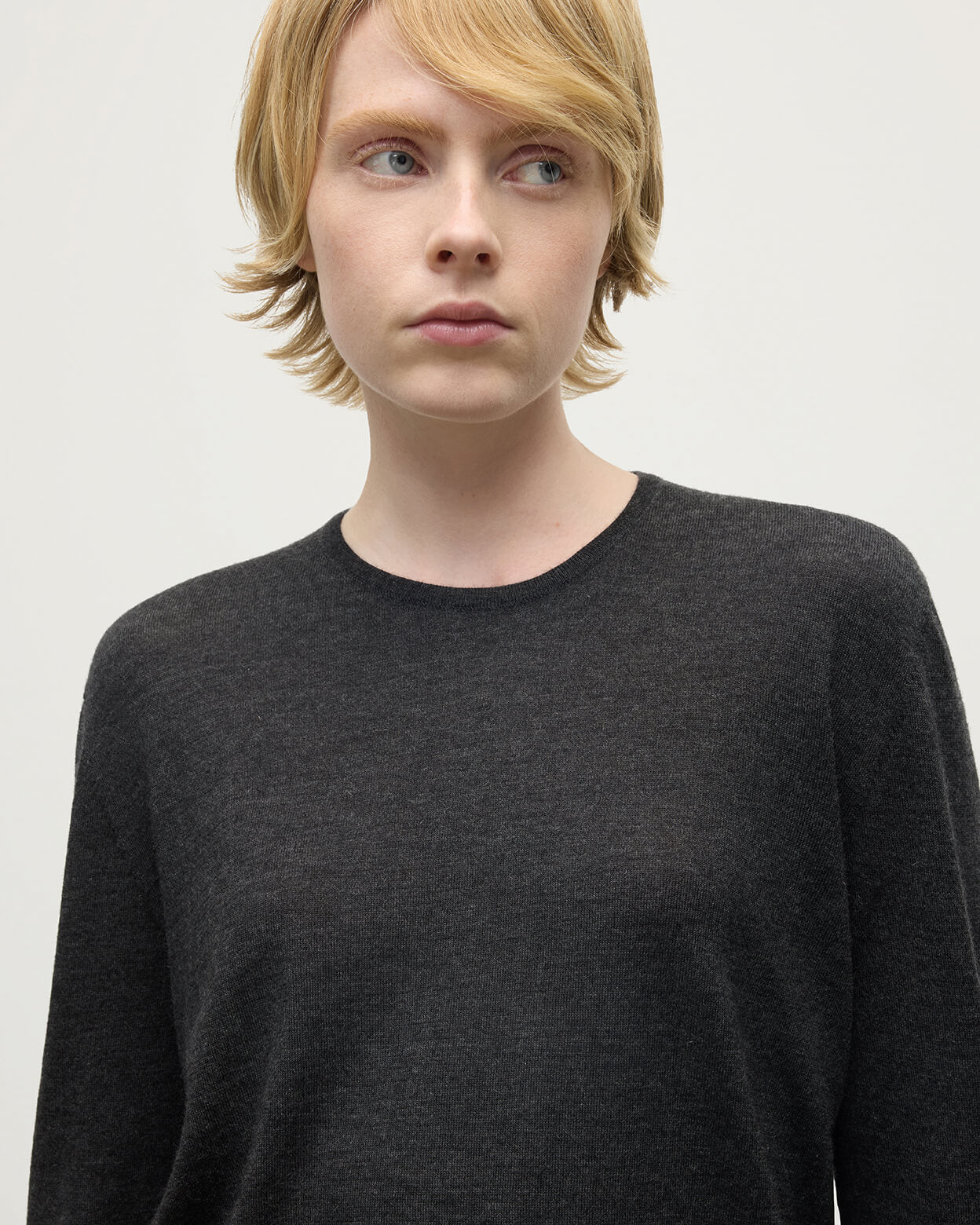 Superfine Cashmere Charcoal Jumper - Image 5
