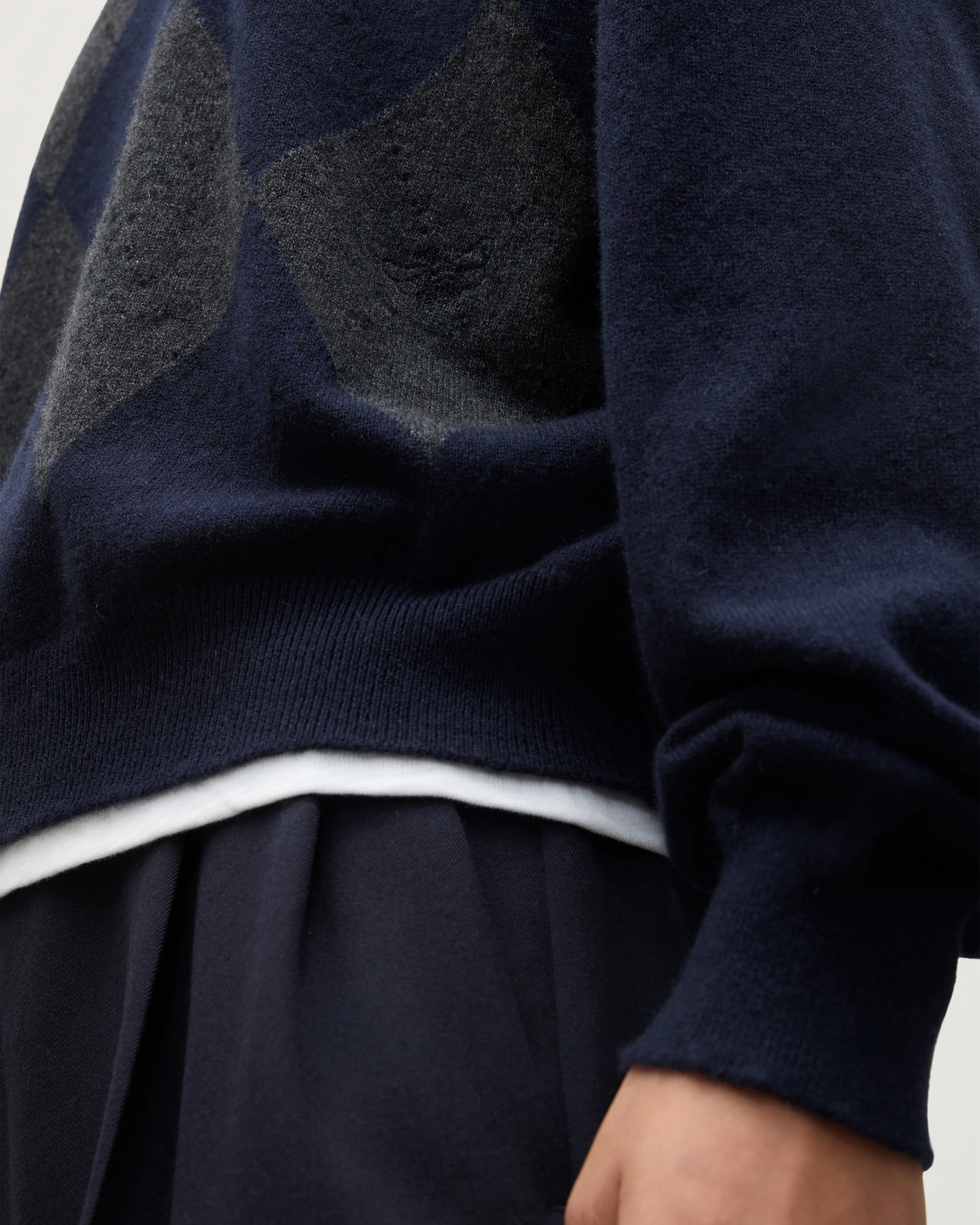 Clan Dark Navy Argyle Cashmere Jumper - Image 6