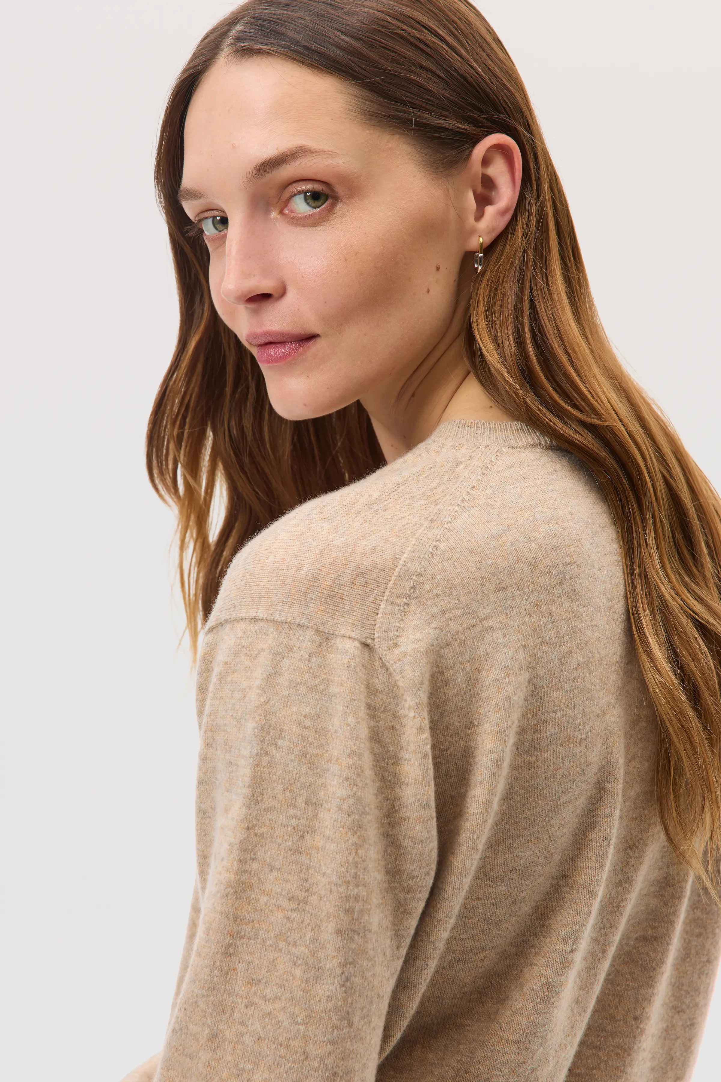 Natural Cashmere V Neck Jumper - Image 3