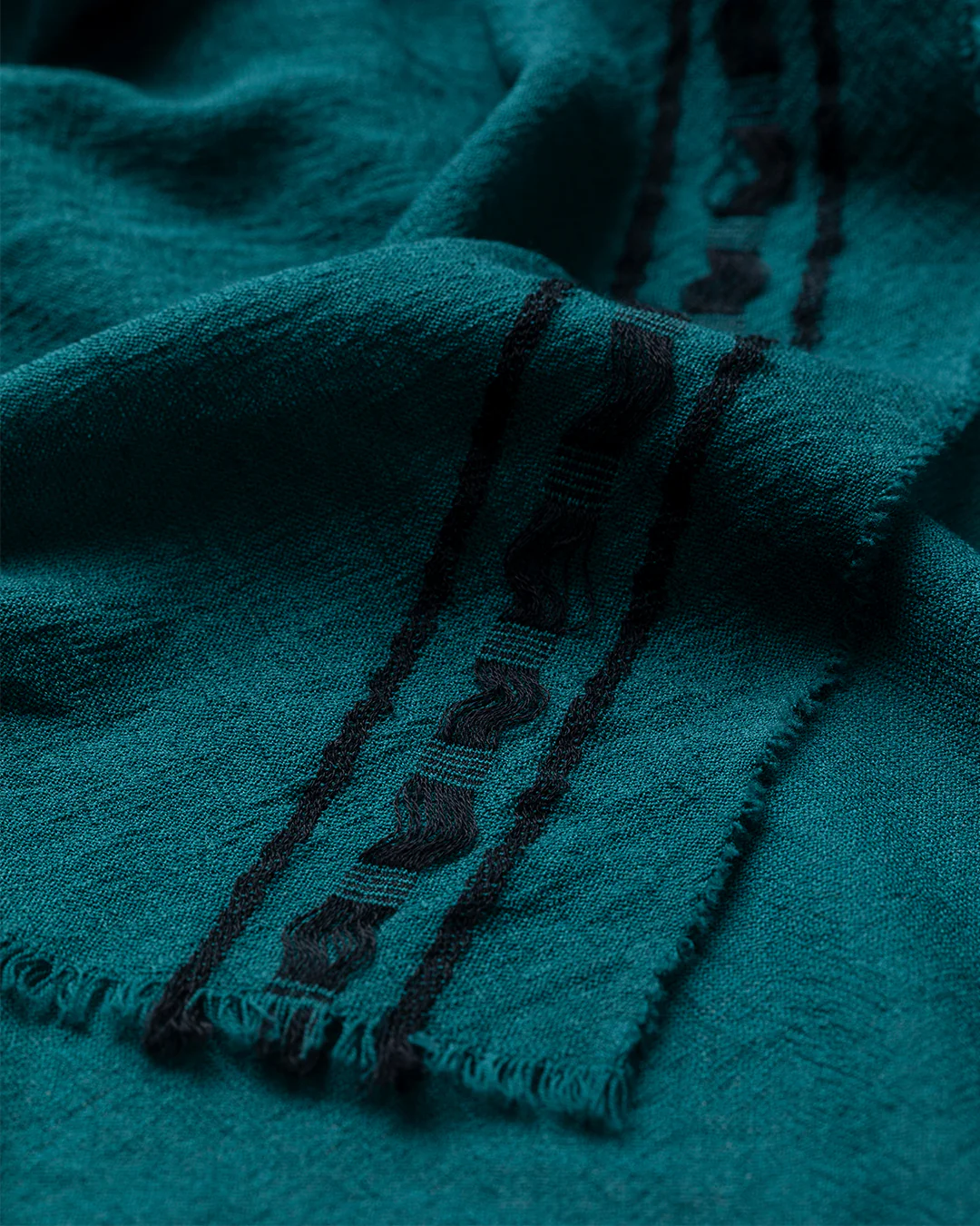 Cyrus Float Edge Green Scarf - Image 2