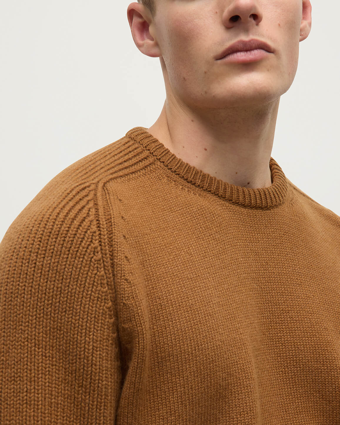 Ribbed Dark Camel Cashmere Jumper - Image 5