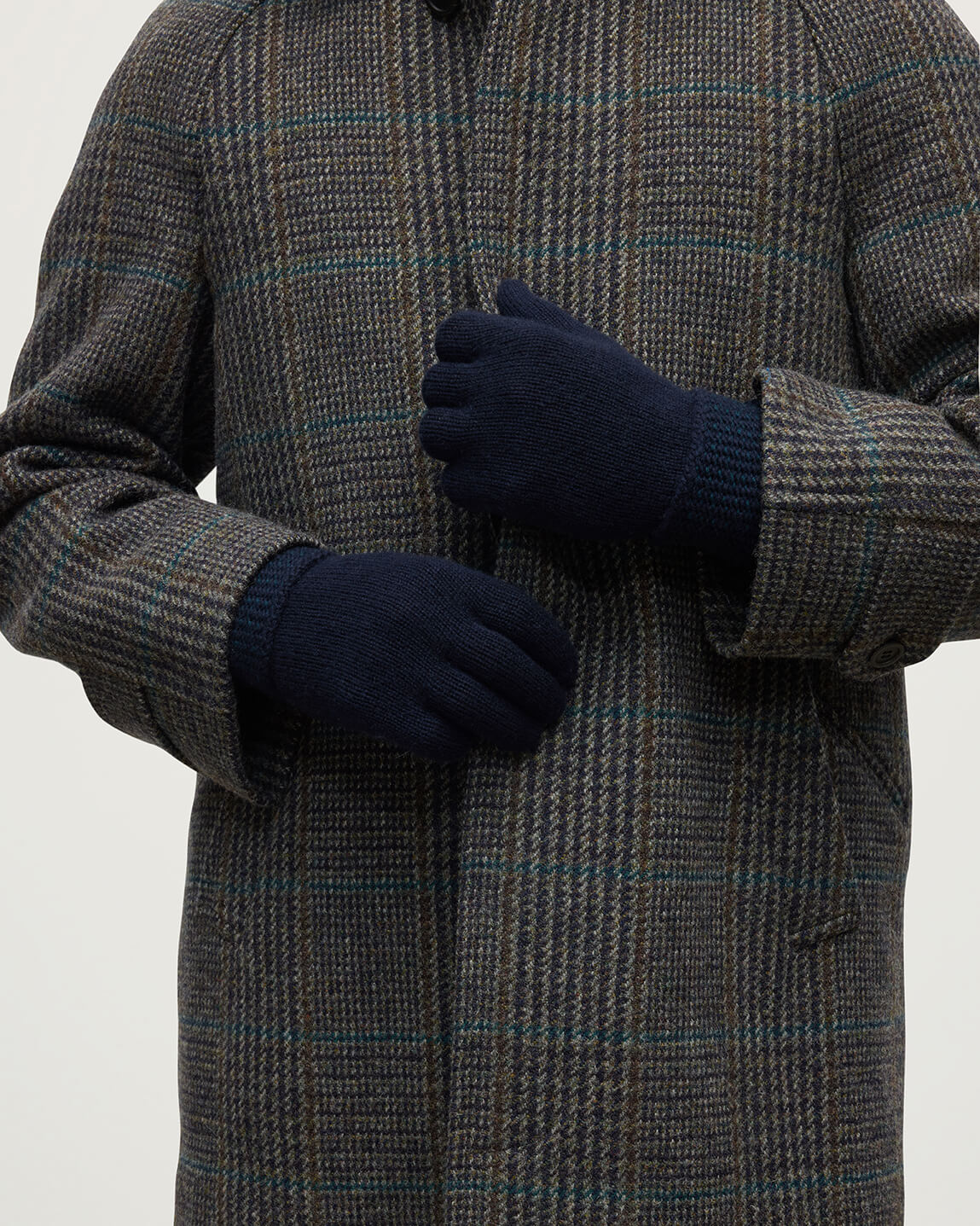 Seed Stitch Navy Cashmere Gloves - Image 2