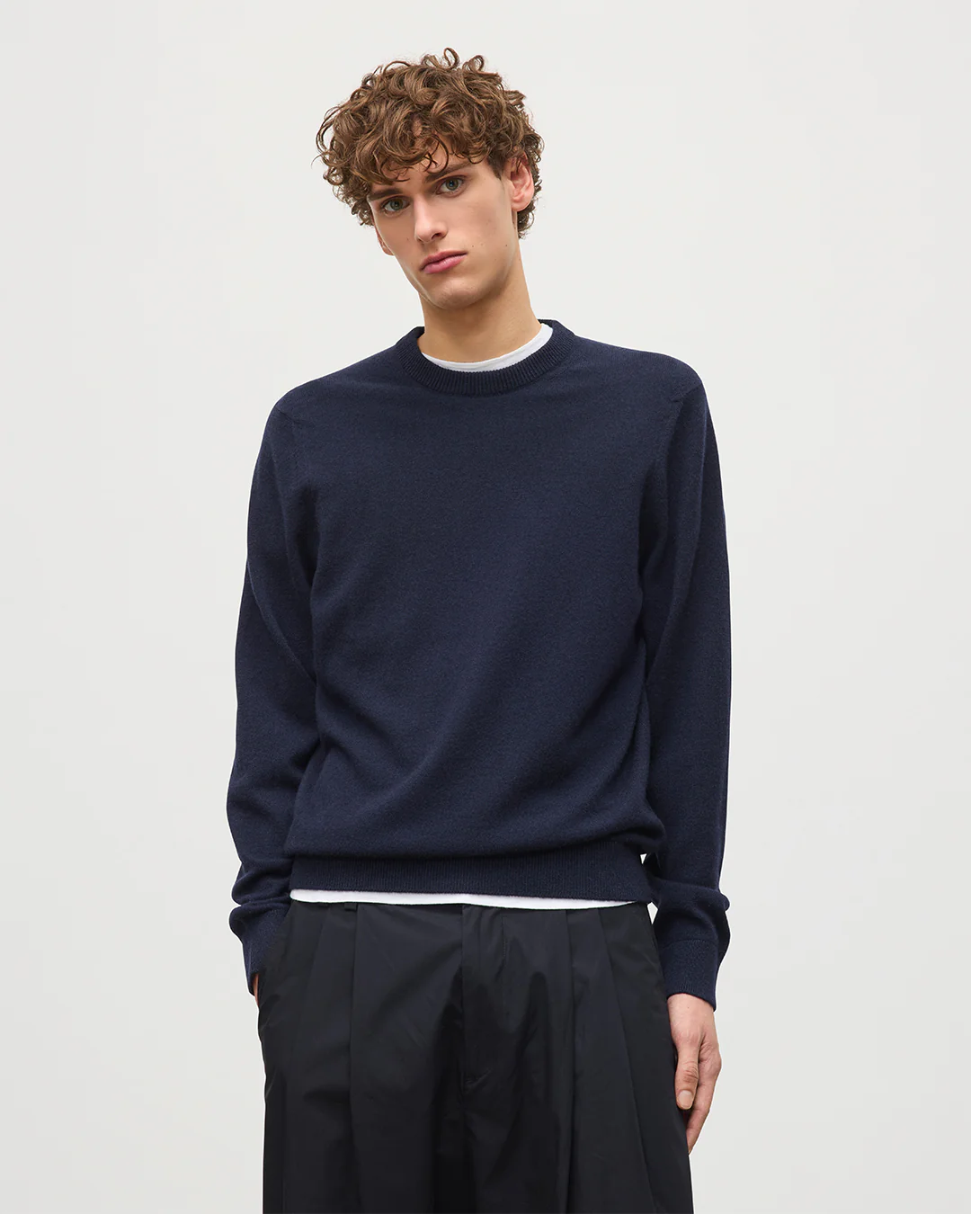 Rory Dark Navy Classic Cashmere Crew Jumper - Image 5