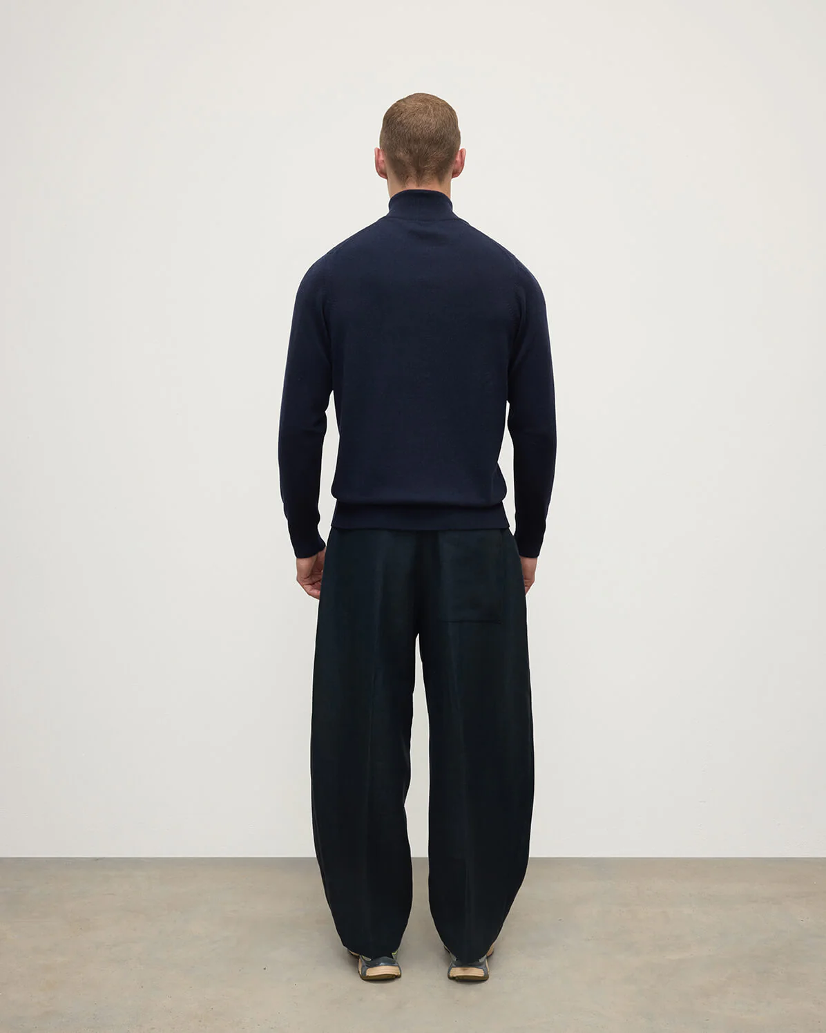 Cashmere Dark Navy Zip Neck Jumper - Image 4