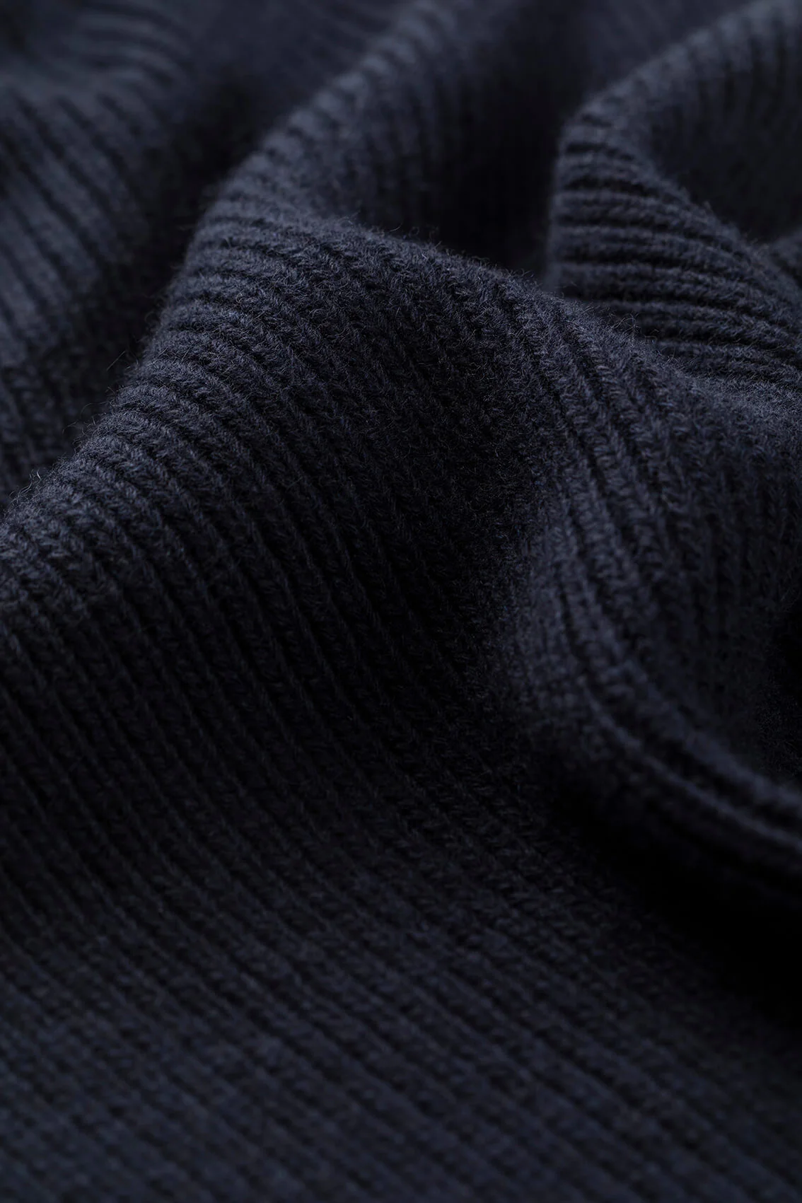 Ribbed Dark Navy Cashmere Scarf - Image 2