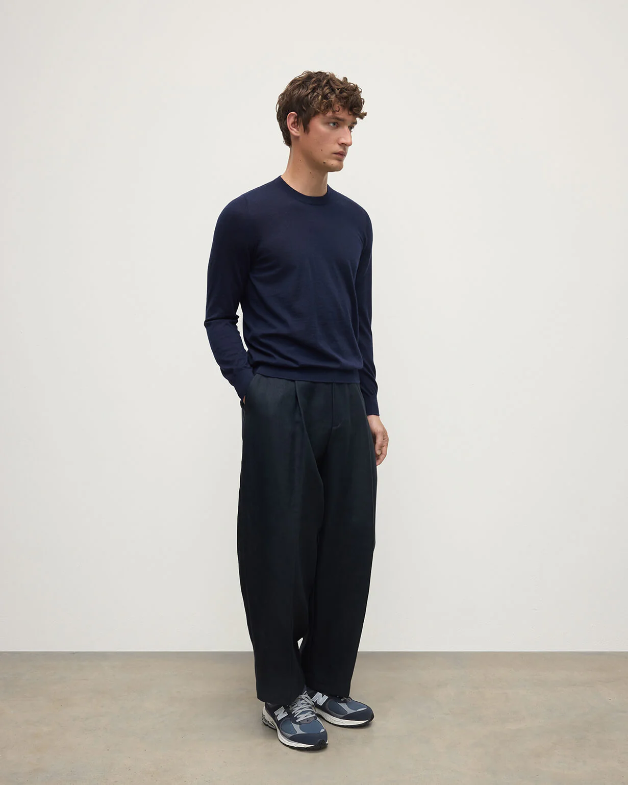 Superfine Cashmere Dark Navy Round Neck Jumper - Image 3