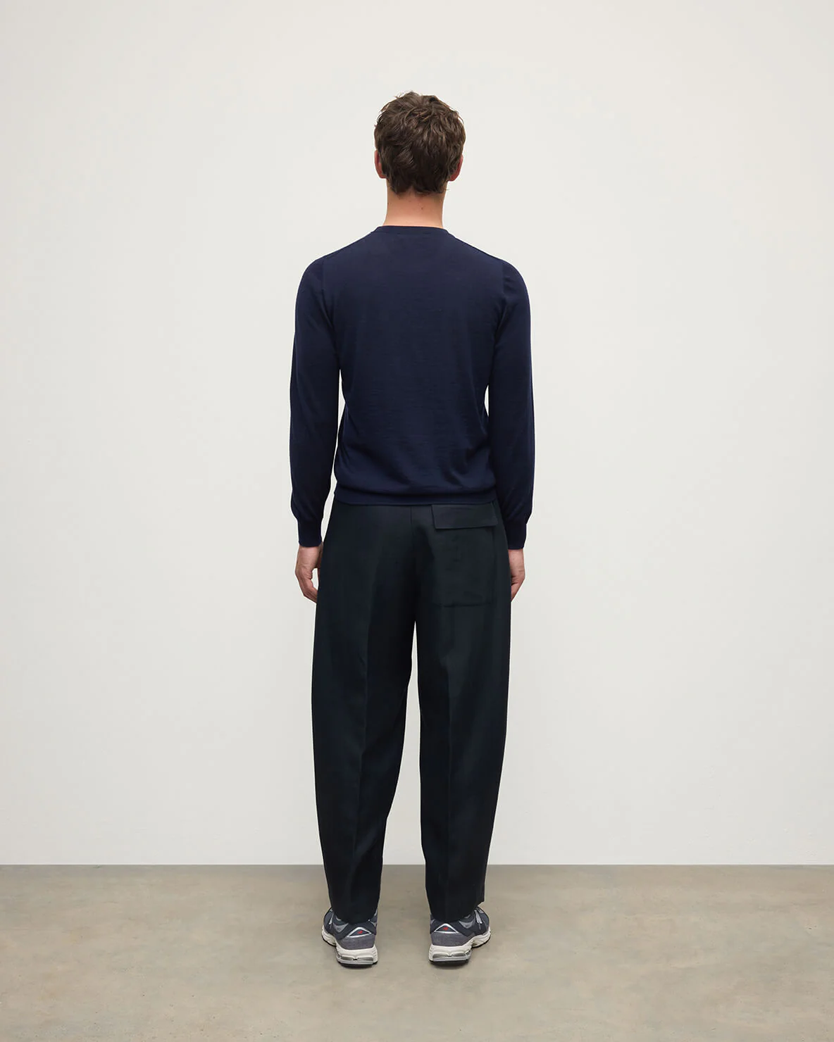 Superfine Cashmere Dark Navy Round Neck Jumper - Image 4