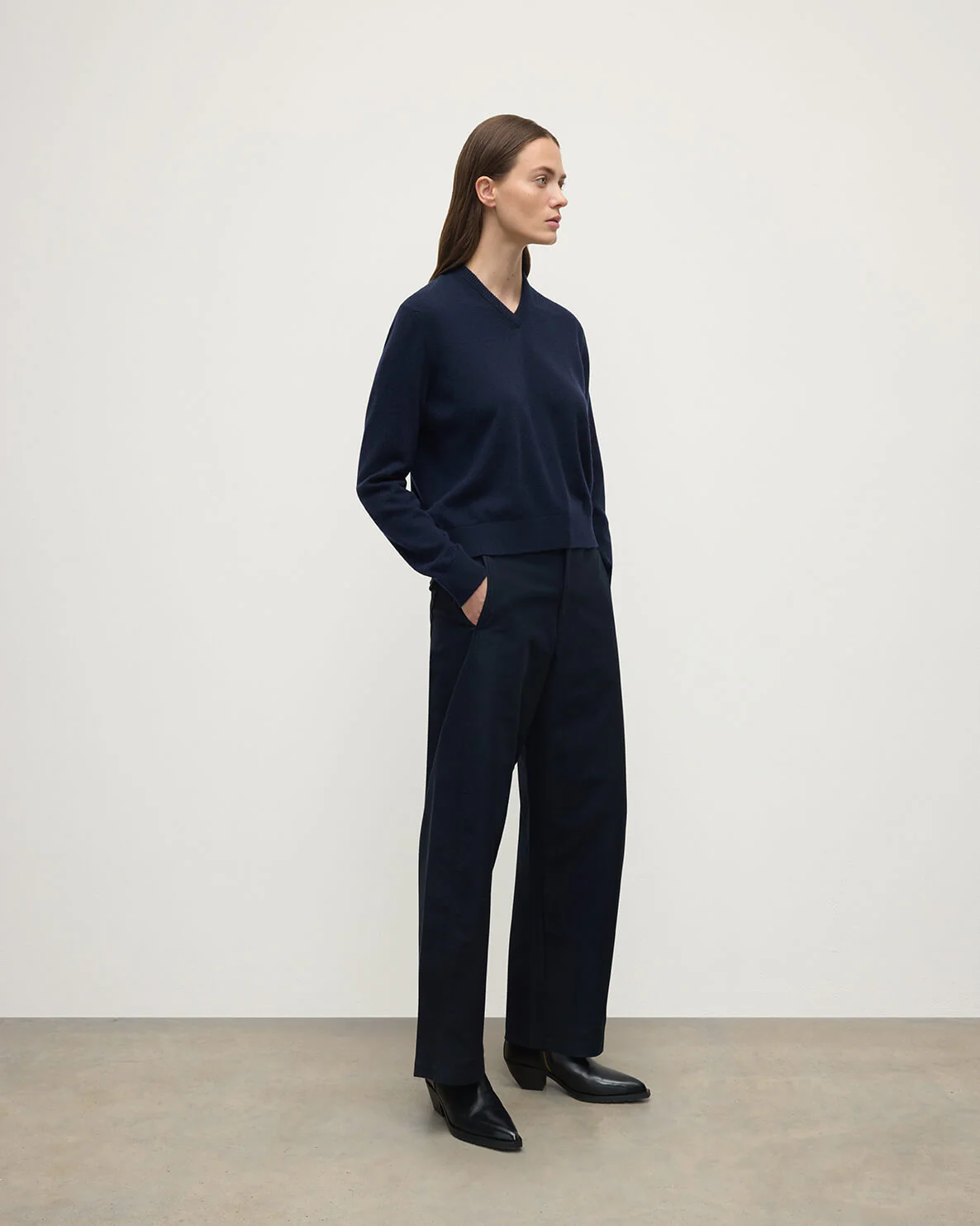 Cashmere Dark Navy V Neck Jumper - Image 3