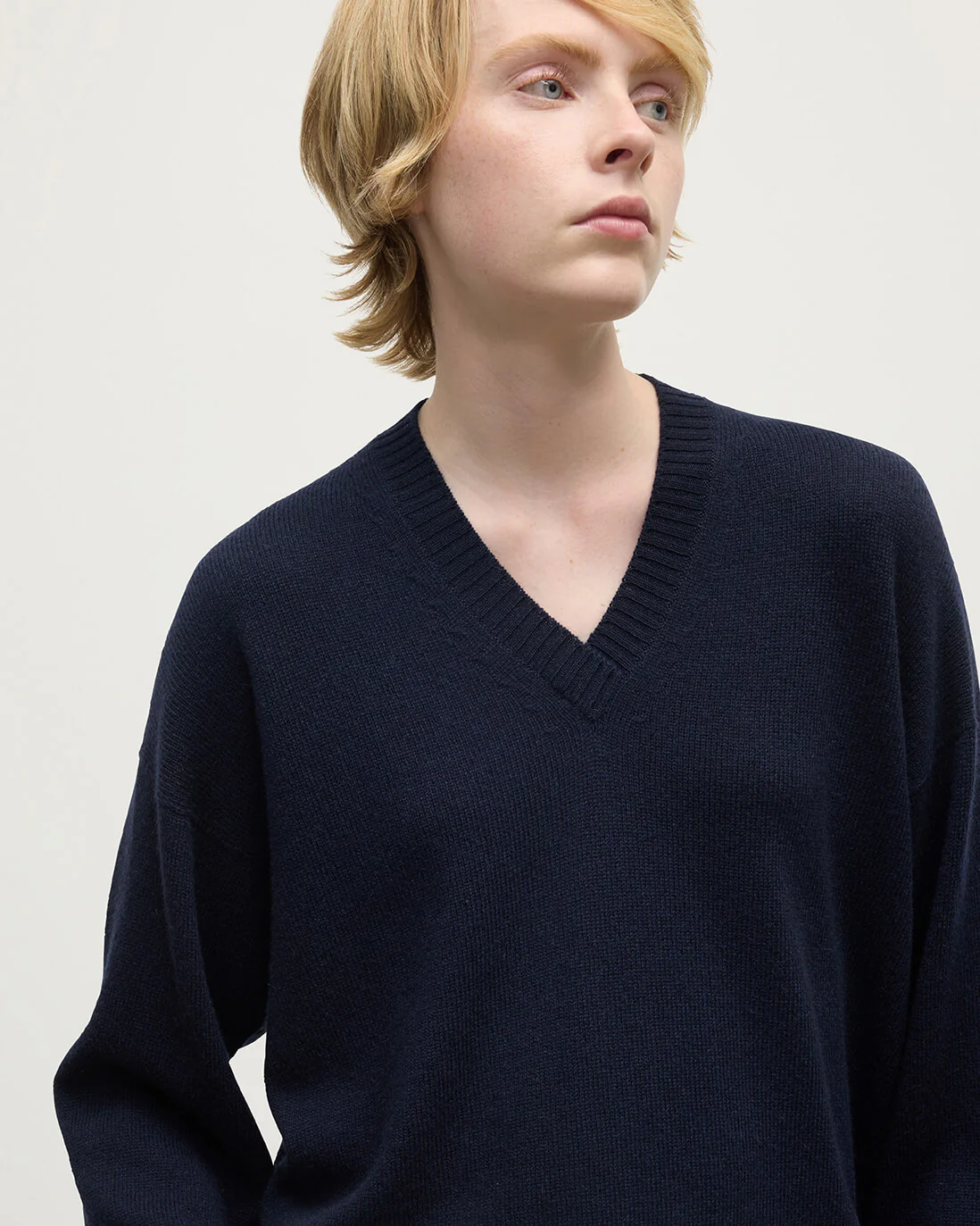 Gauzy Cashmere Dark Navy V Neck Jumper - Image 5