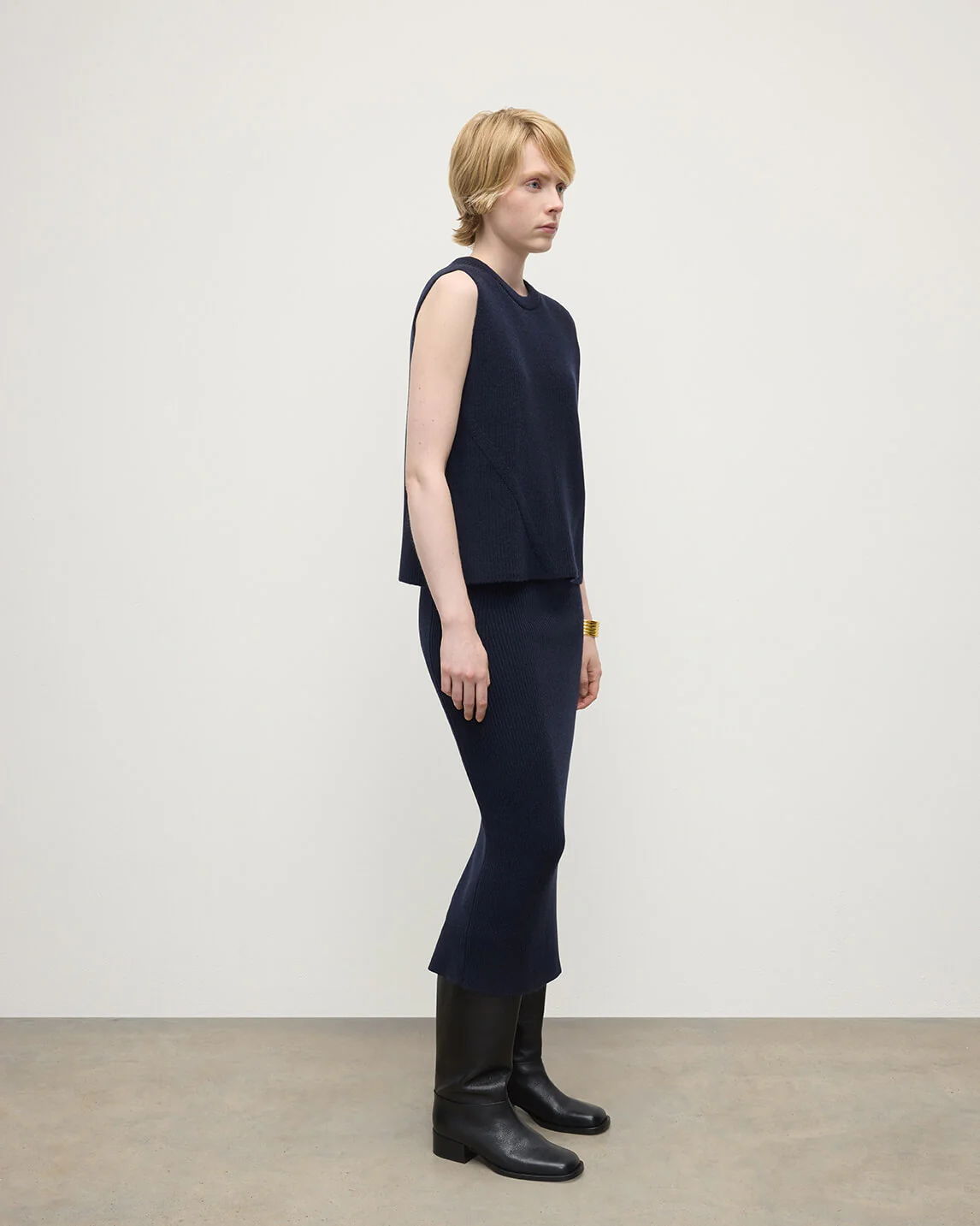 Sleeveless Dark Navy Cashmere Tank Top - Image 3