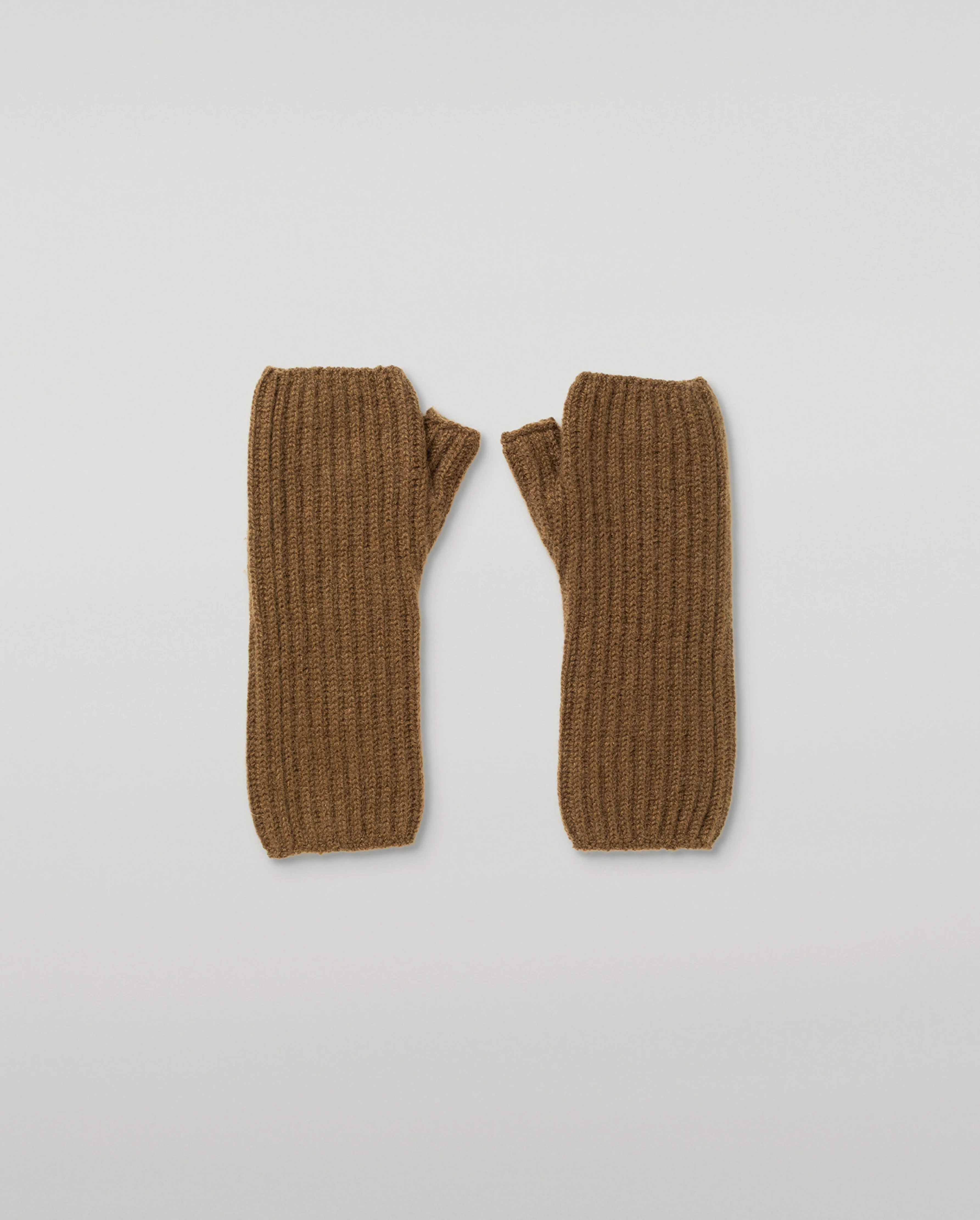 Della Ribbed Green Cashmere Wristwarmers