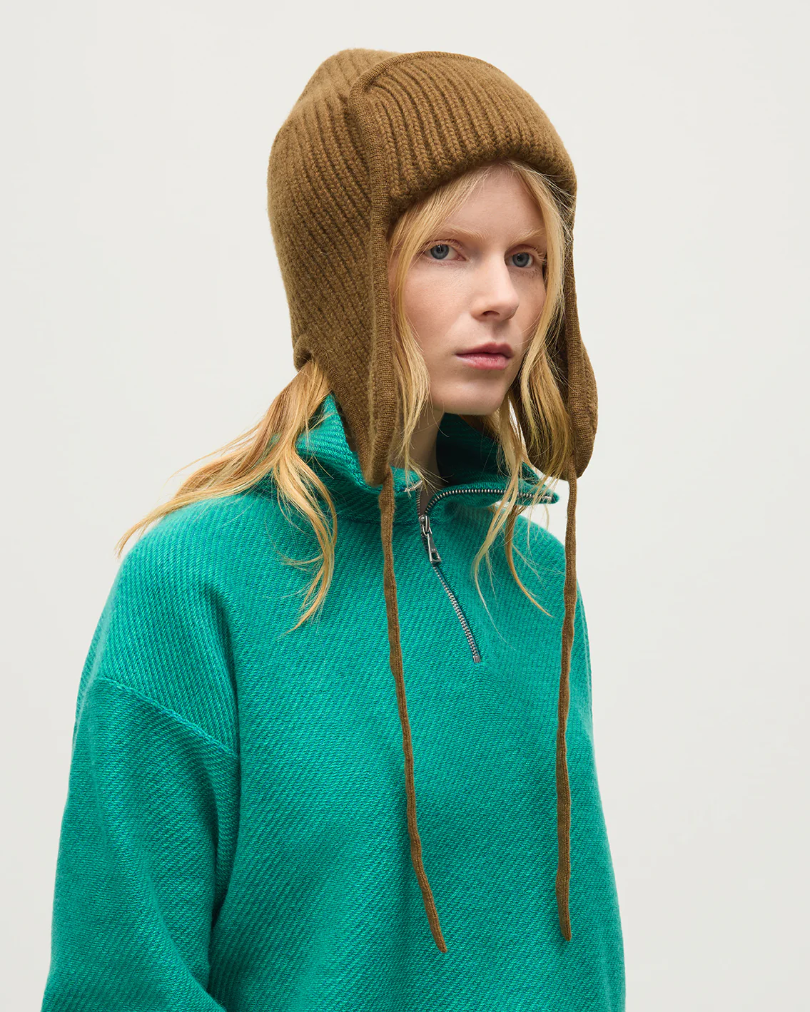 Dewar Green Cashmere Deer Stalker Beanie - Image 2