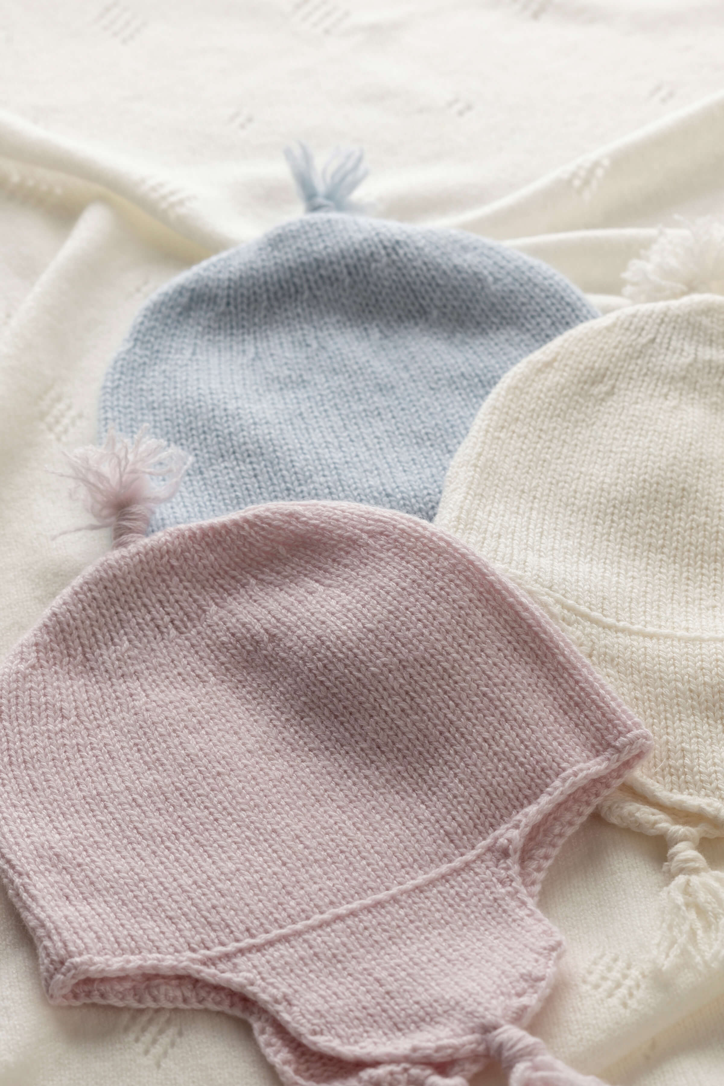 White Cashmere Baby Hat with Tassel - Image 4