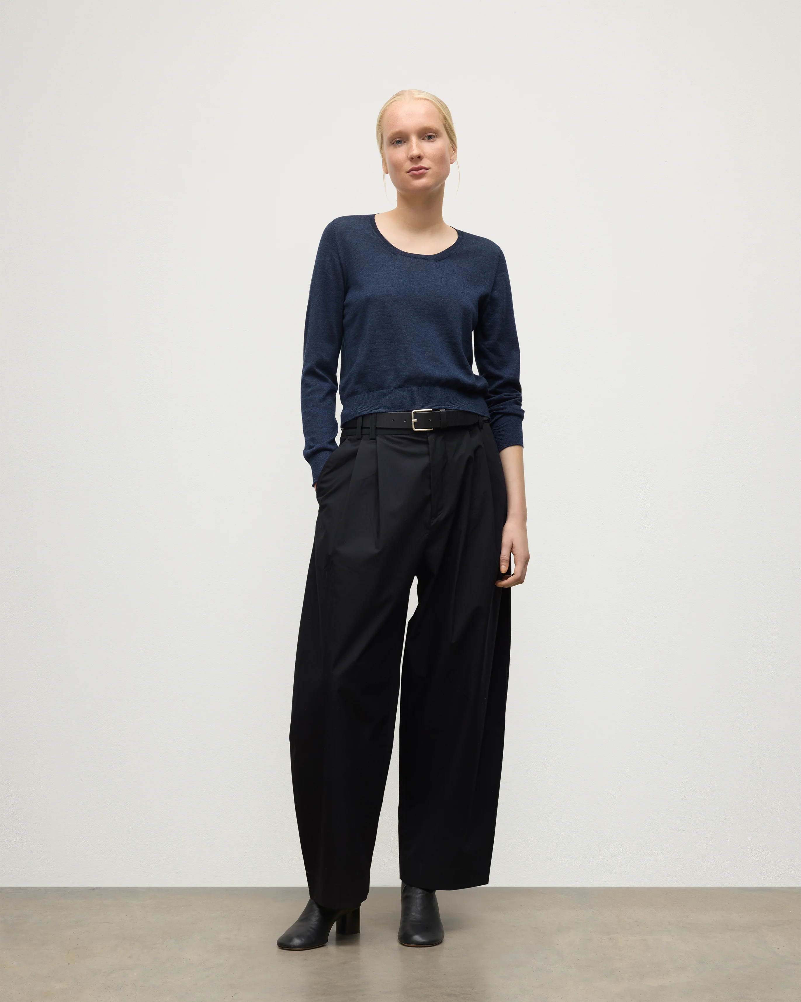 Ella Scoop Neck Superfine Cashmere Navy Jumper
