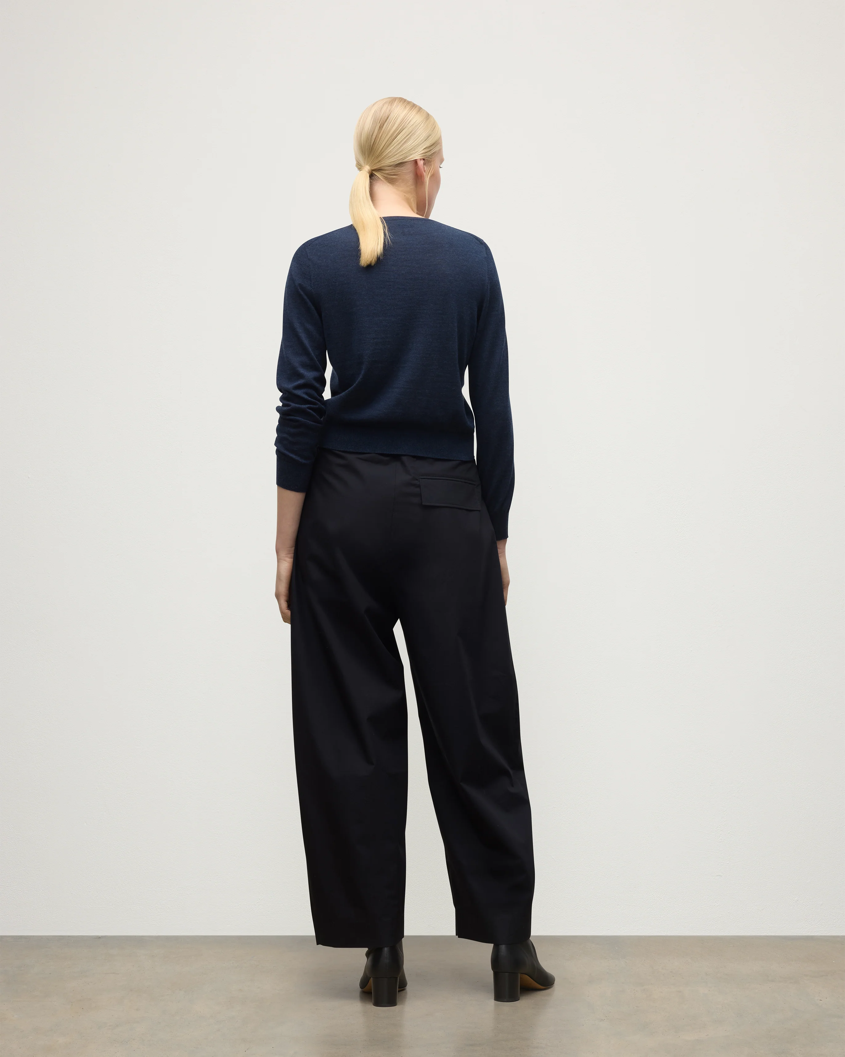 Ella Scoop Neck Superfine Cashmere Navy Jumper - Image 4