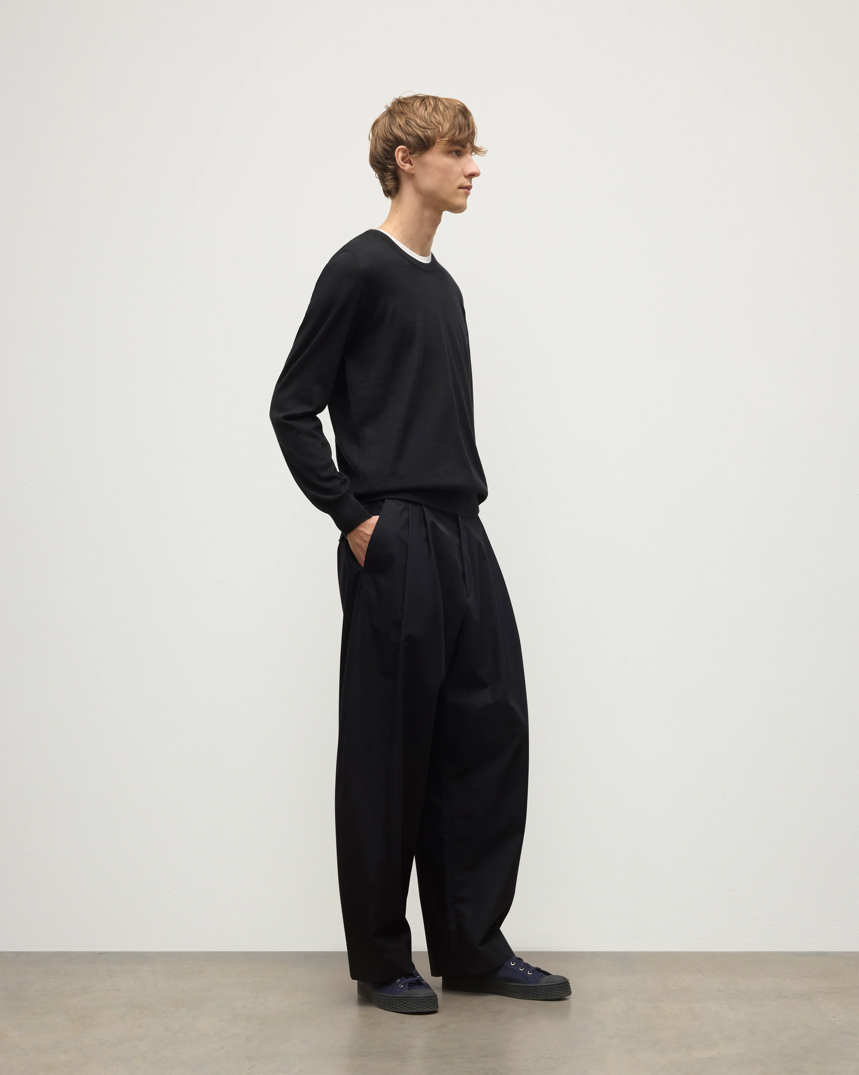 Fin Black Superfine Cashmere Jumper - Image 3