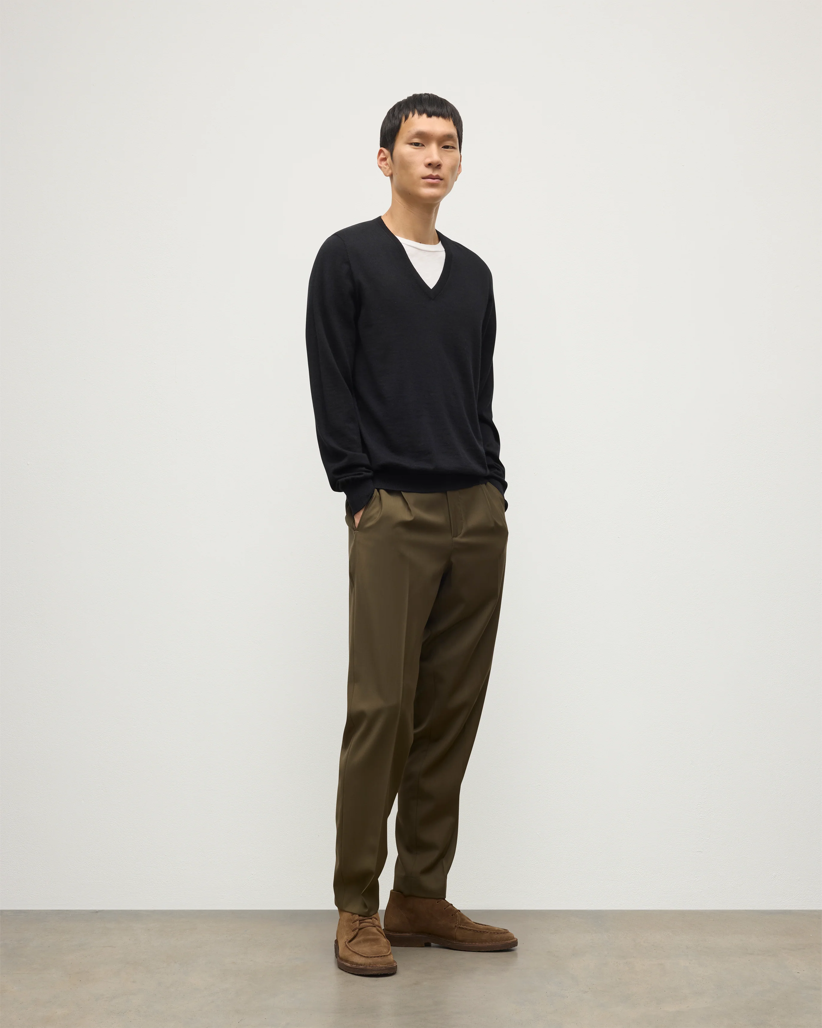 Fin Black V Neck Superfine Cashmere Jumper - Image 3