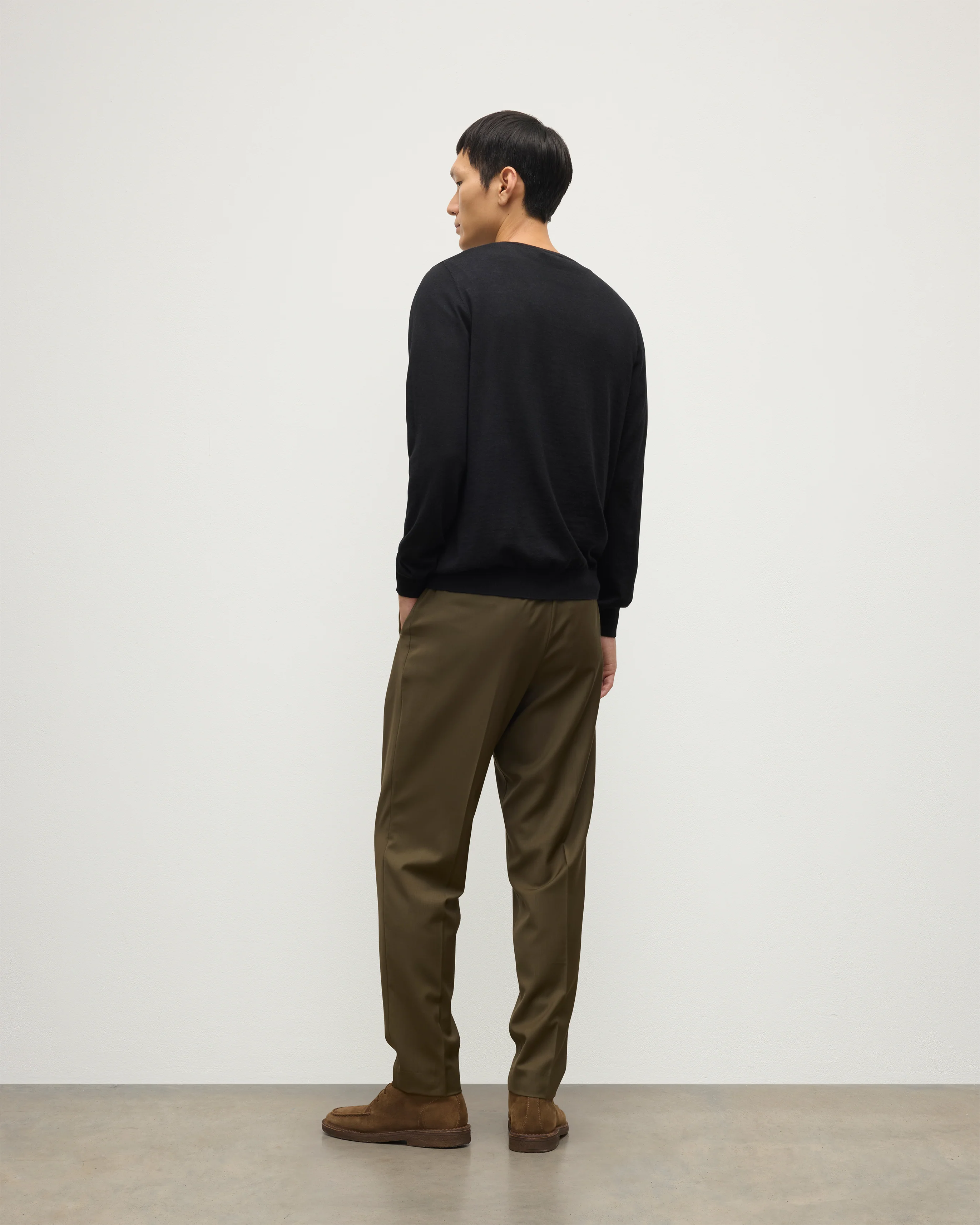 Fin Black V Neck Superfine Cashmere Jumper - Image 4