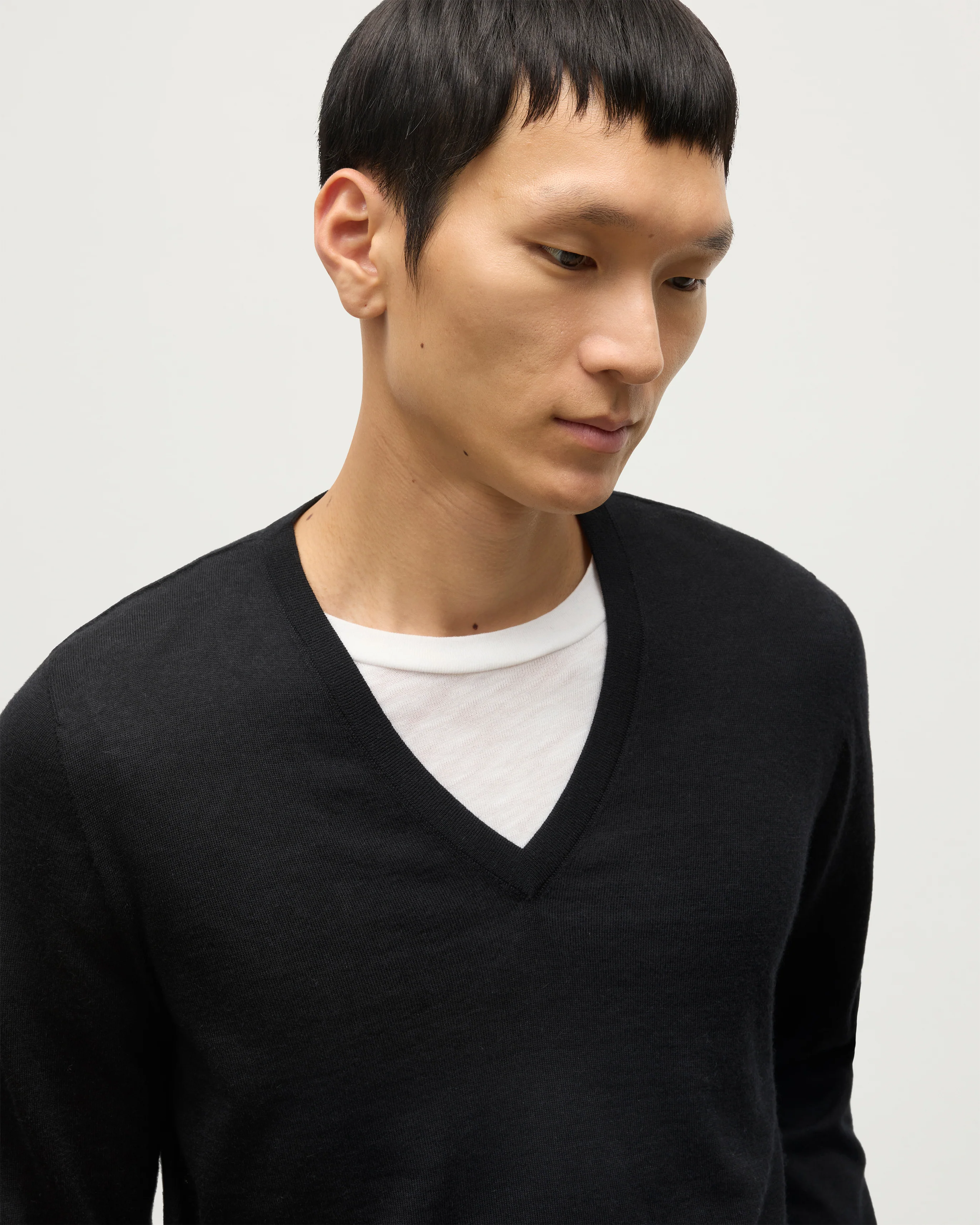 Fin Black V Neck Superfine Cashmere Jumper - Image 6
