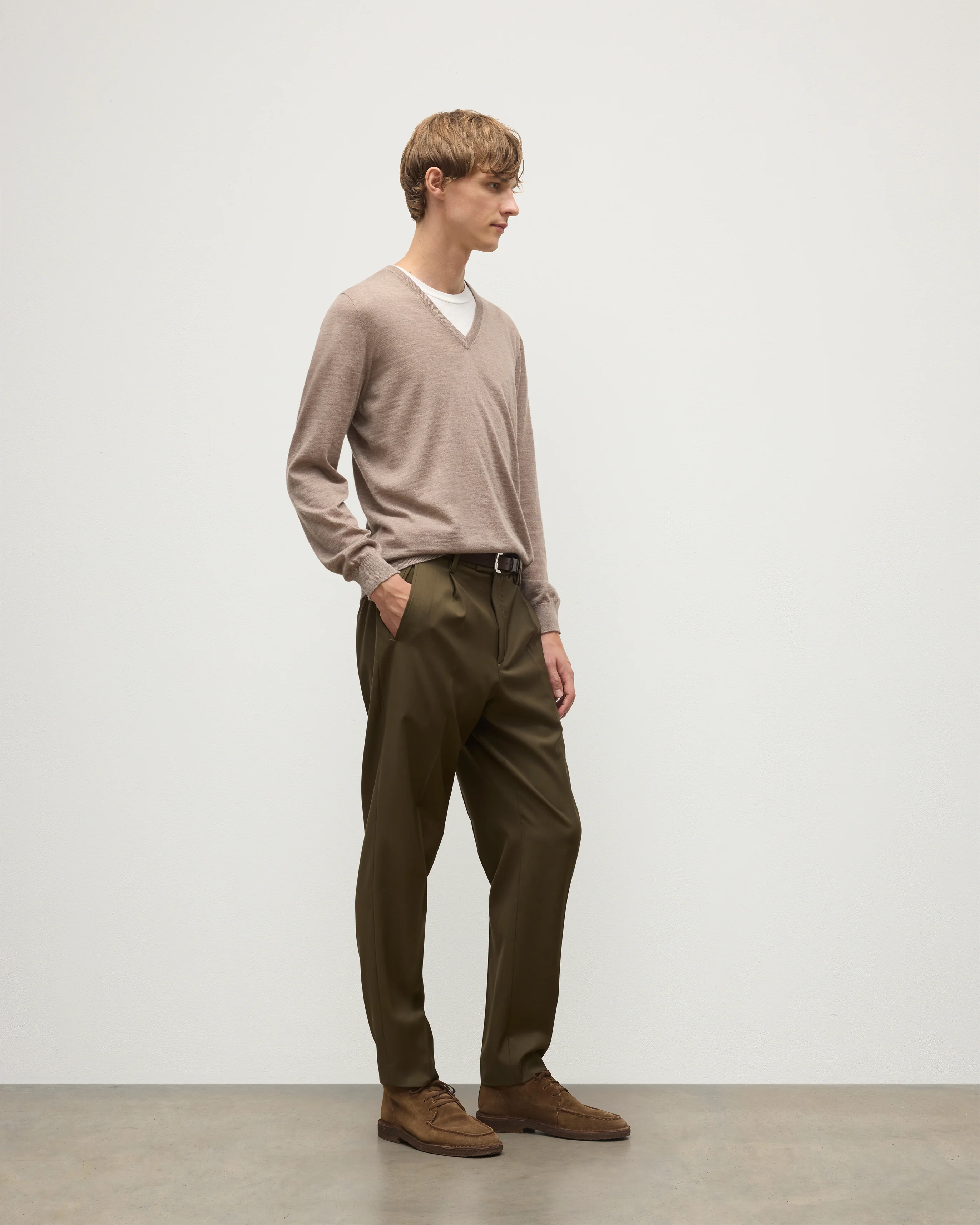 Fin Light Brown V Neck Superfine Cashmere Jumper - Image 3