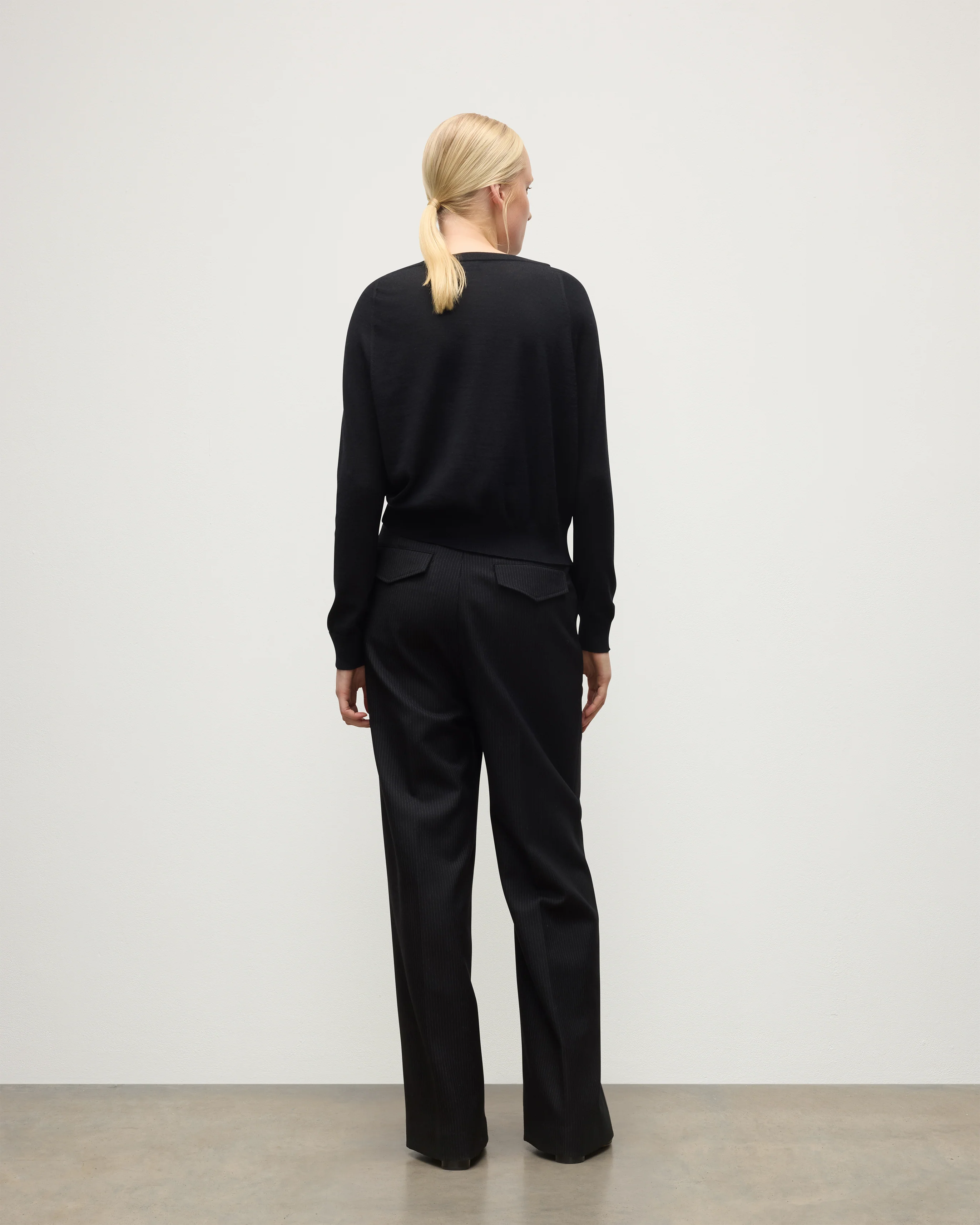 Finola Black Superfine Cashmere Jumper - Image 5