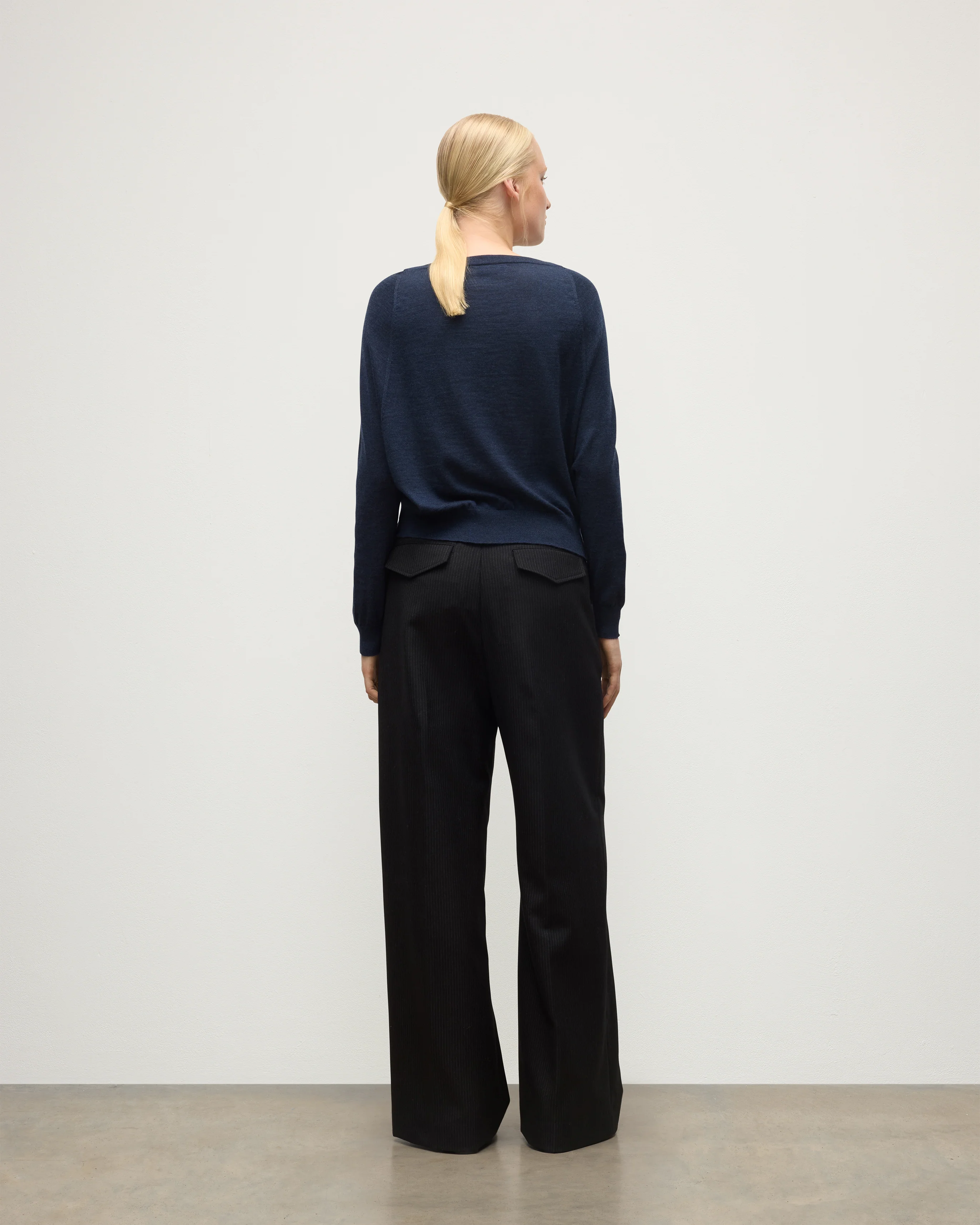 Finola Navy Superfine Cashmere Jumper - Image 4