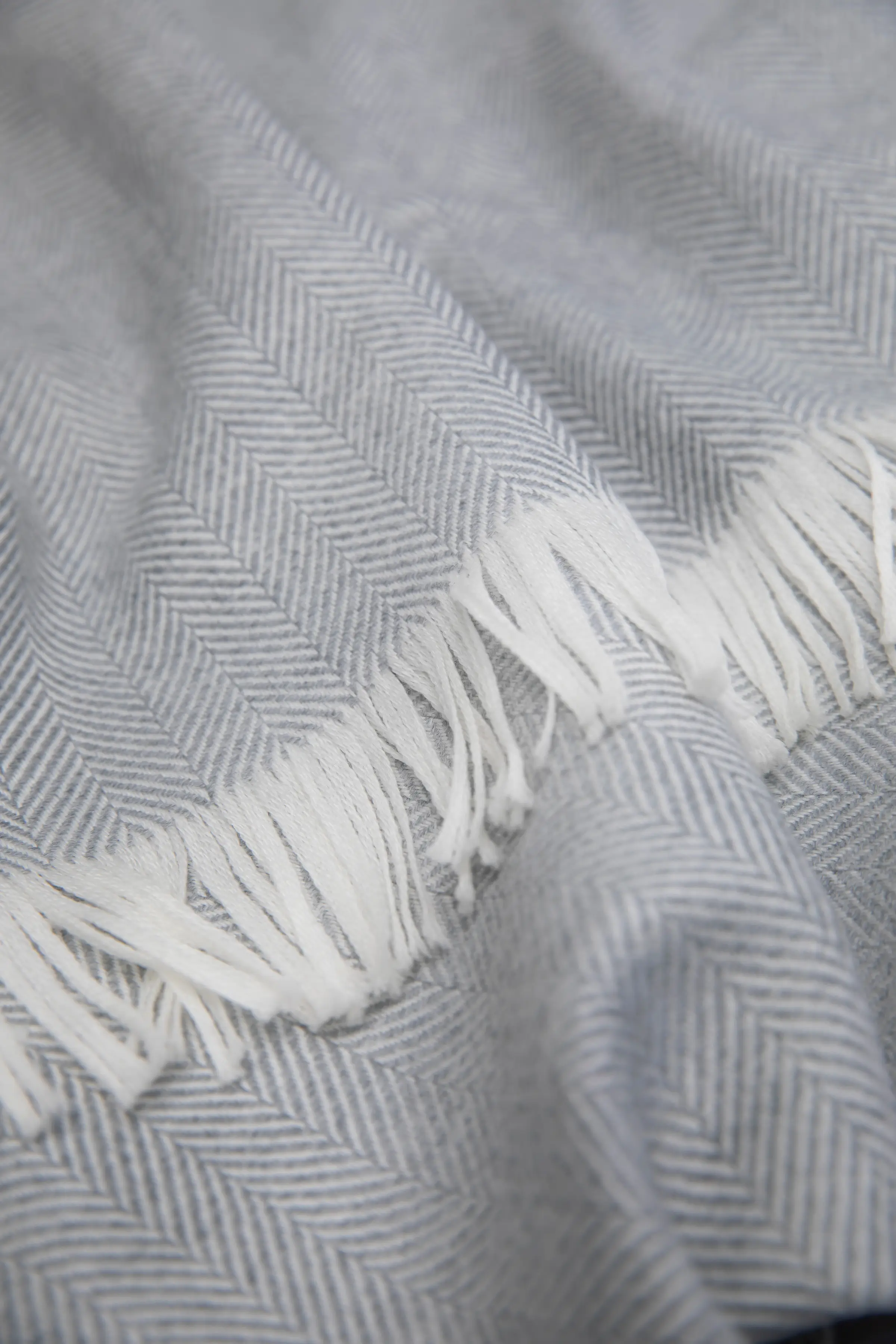 Herringbone Merino Bed Throw in Mist - Image 4
