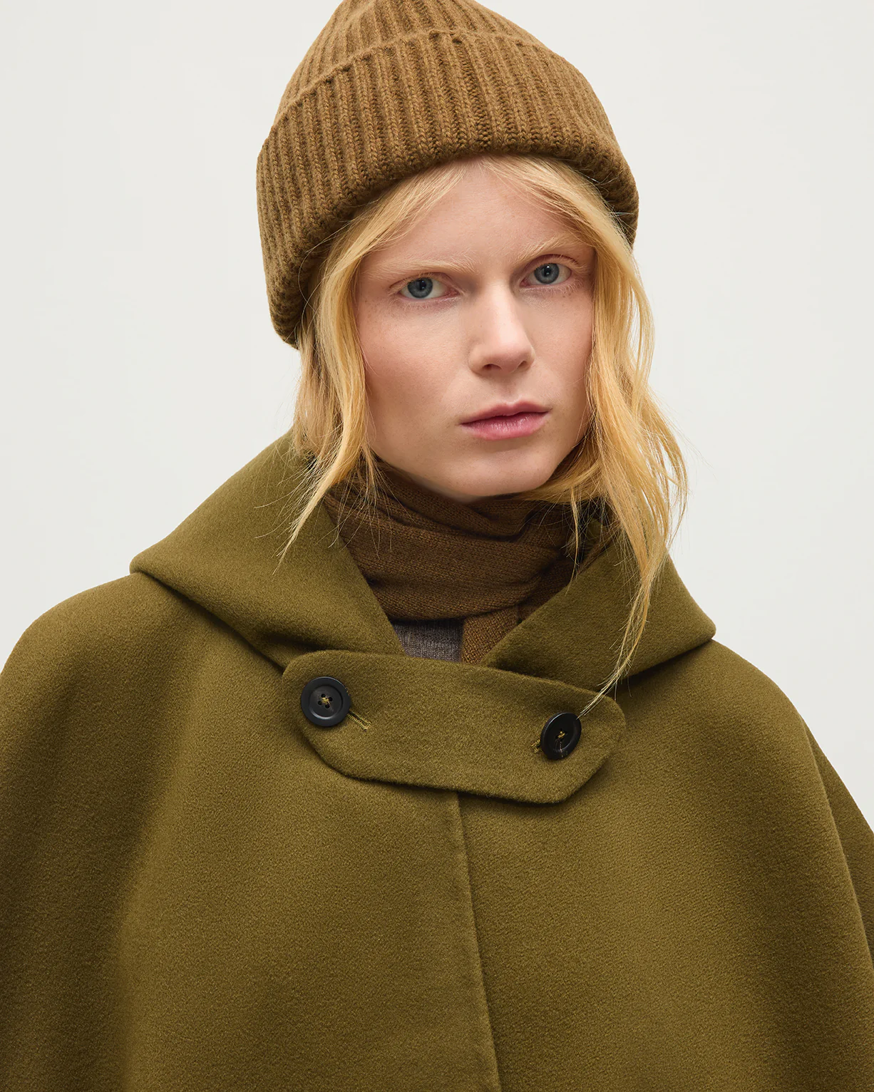 Hoolie Olive Green Hooded Cashmere Cape - Image 6