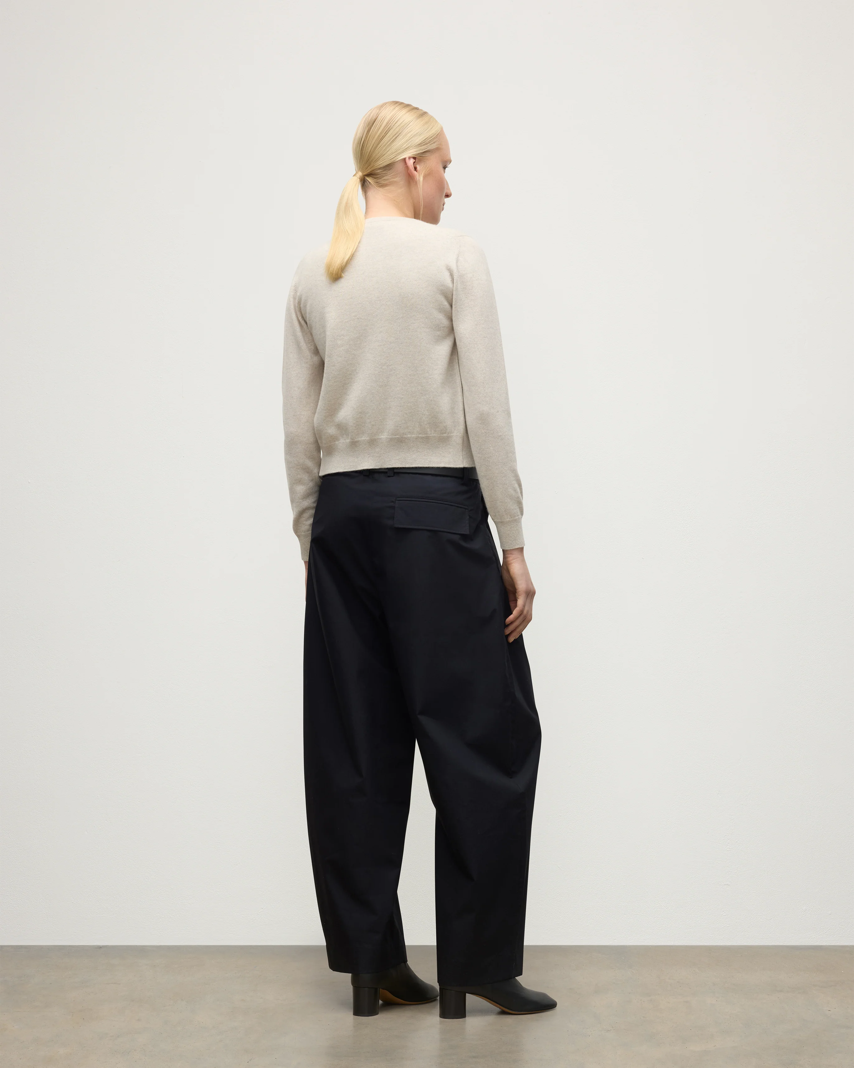 Iris Natural Classic Cashmere Cardigan - Image 4